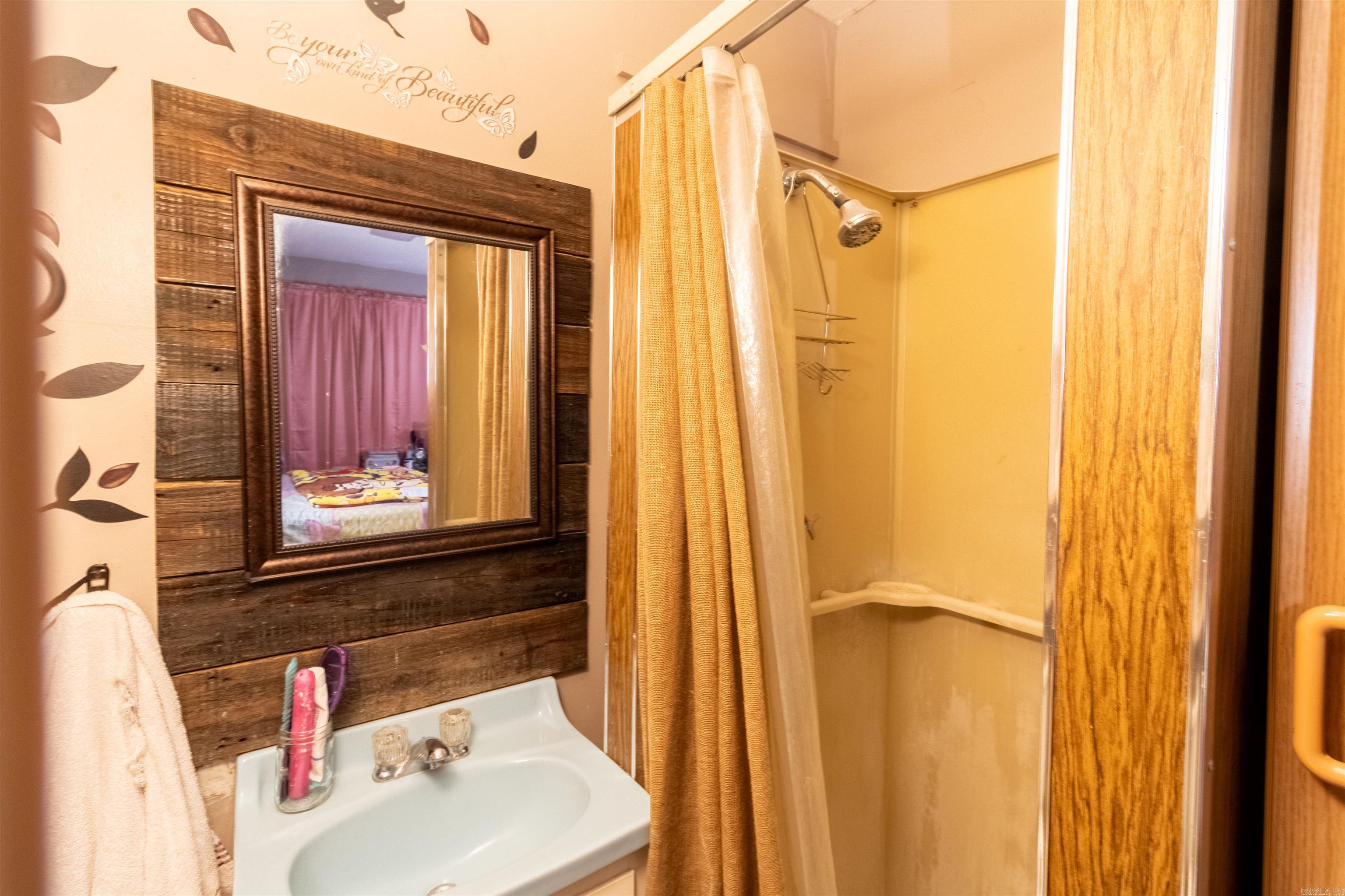 700 N Hillcrest St  Clarksville, AR