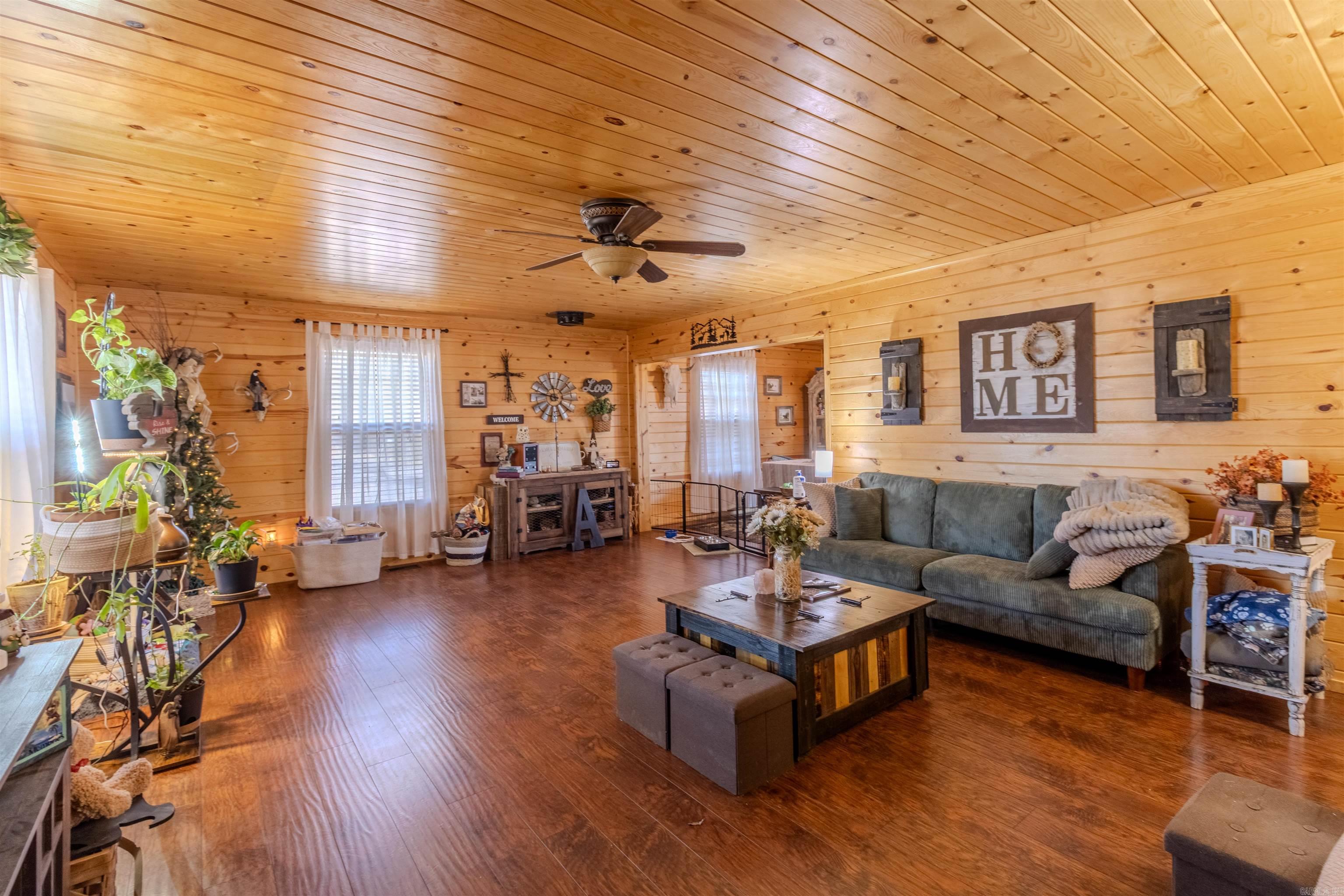 700 N Hillcrest St  Clarksville, AR