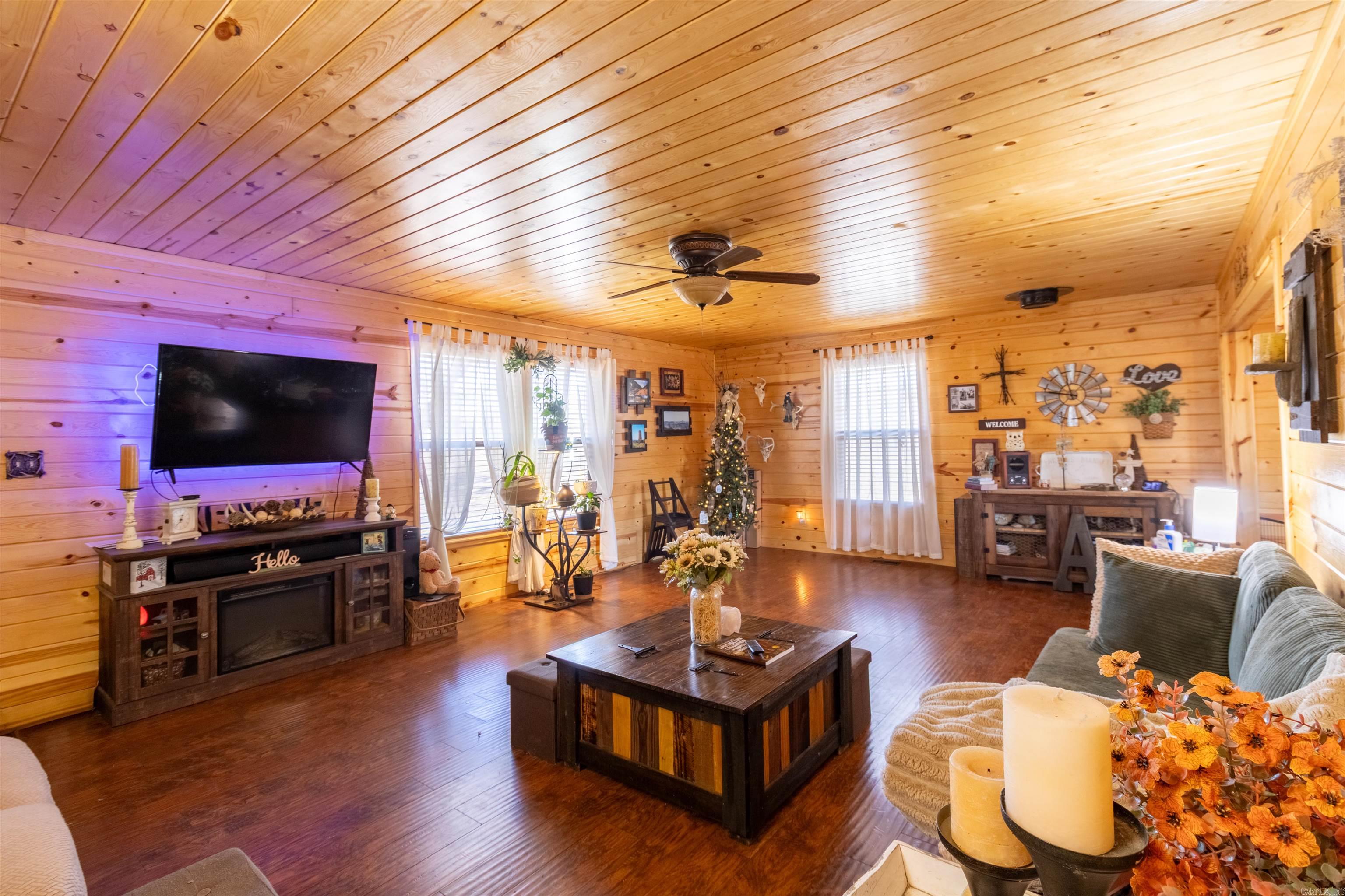 700 N Hillcrest St  Clarksville, AR