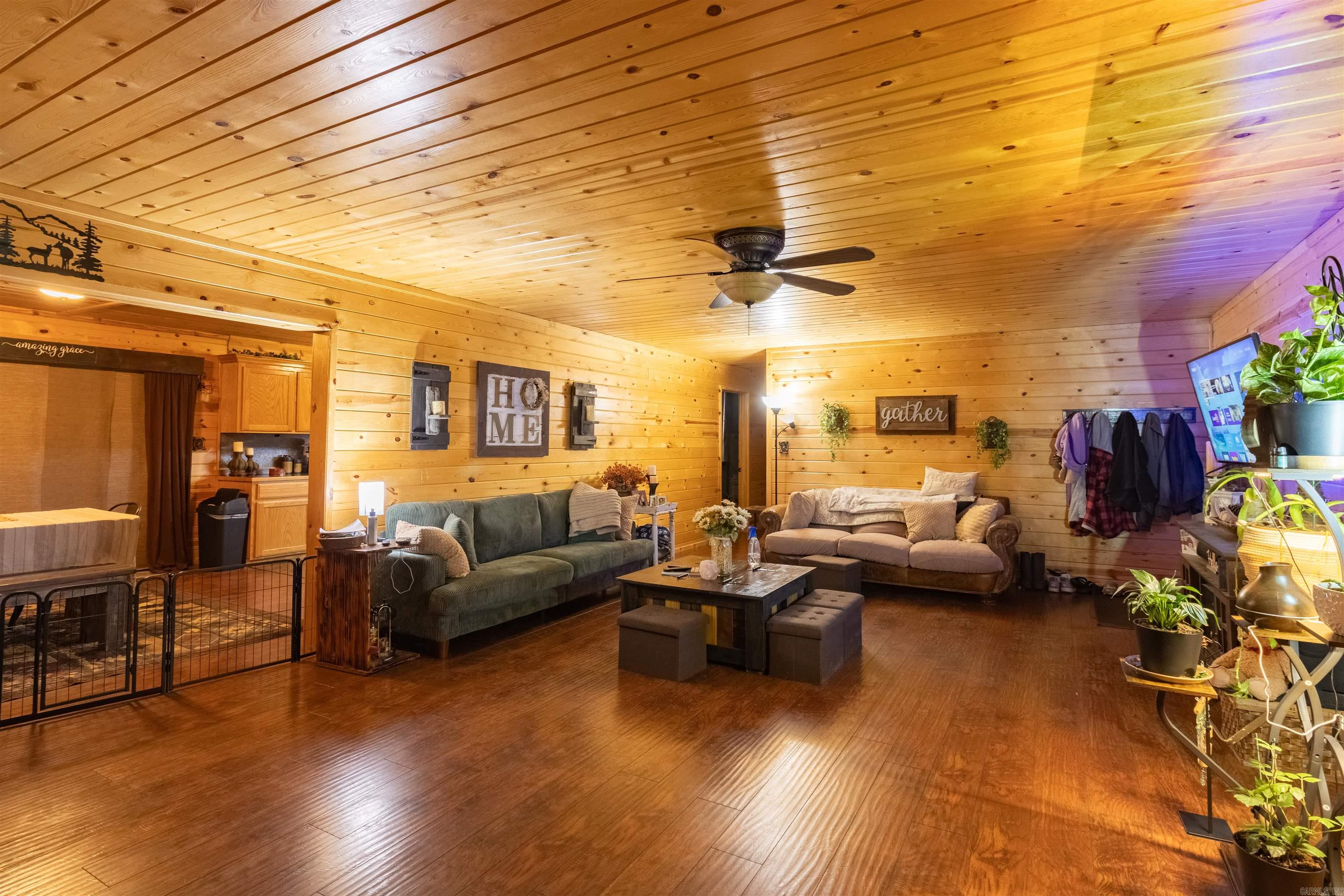 700 N Hillcrest St  Clarksville, AR