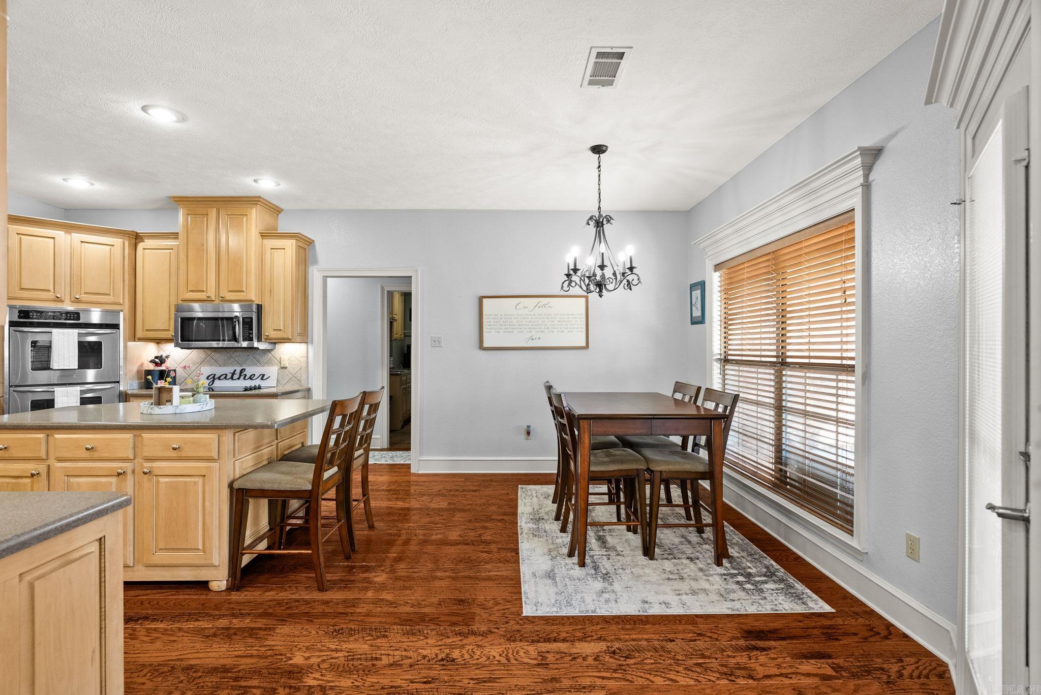 4 Friendly  Greenbrier, AR