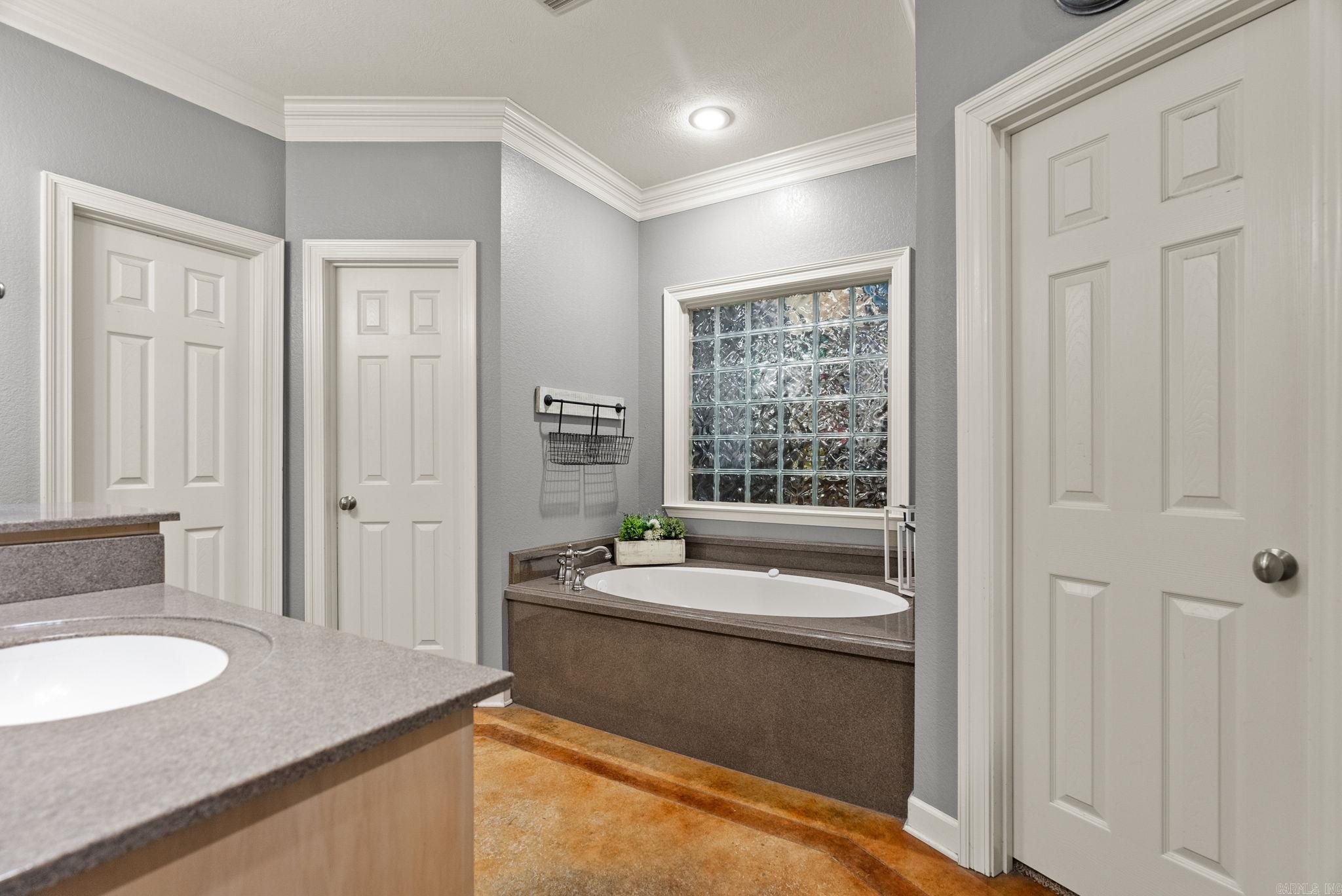 4 Friendly  Greenbrier, AR