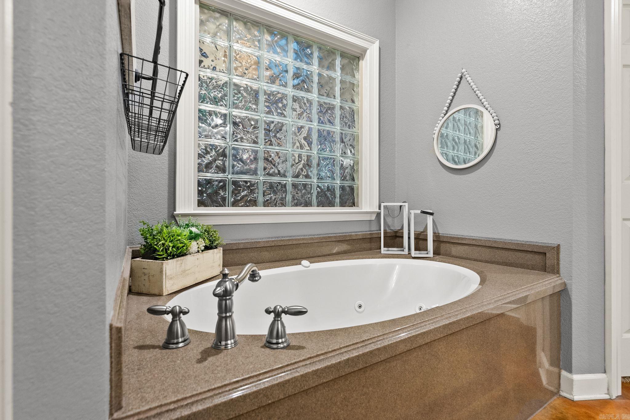 4 Friendly  Greenbrier, AR