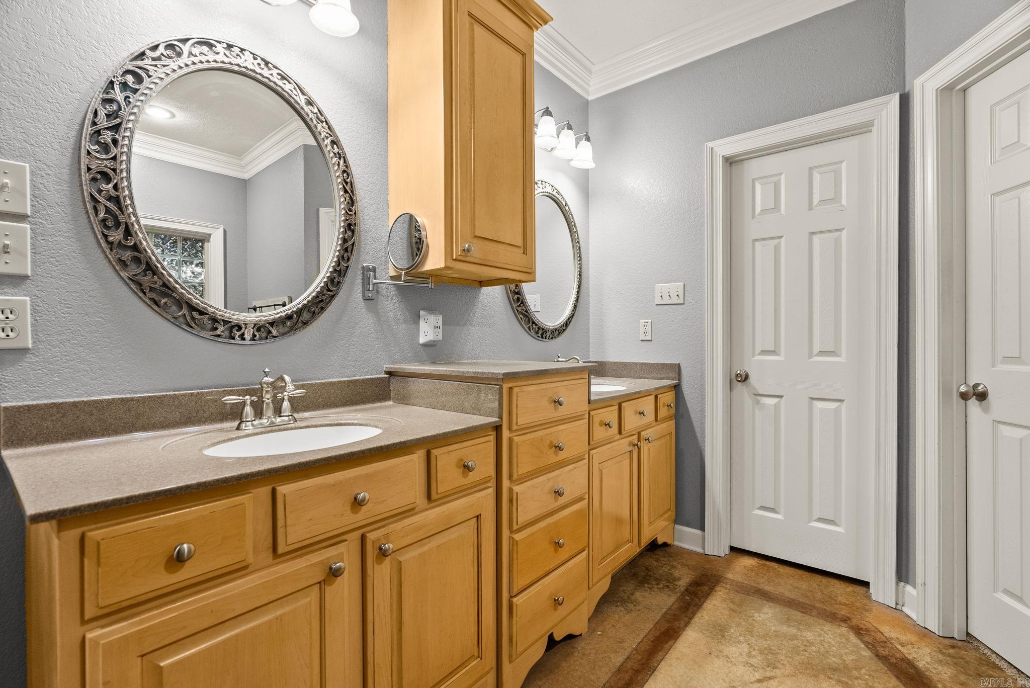 4 Friendly  Greenbrier, AR