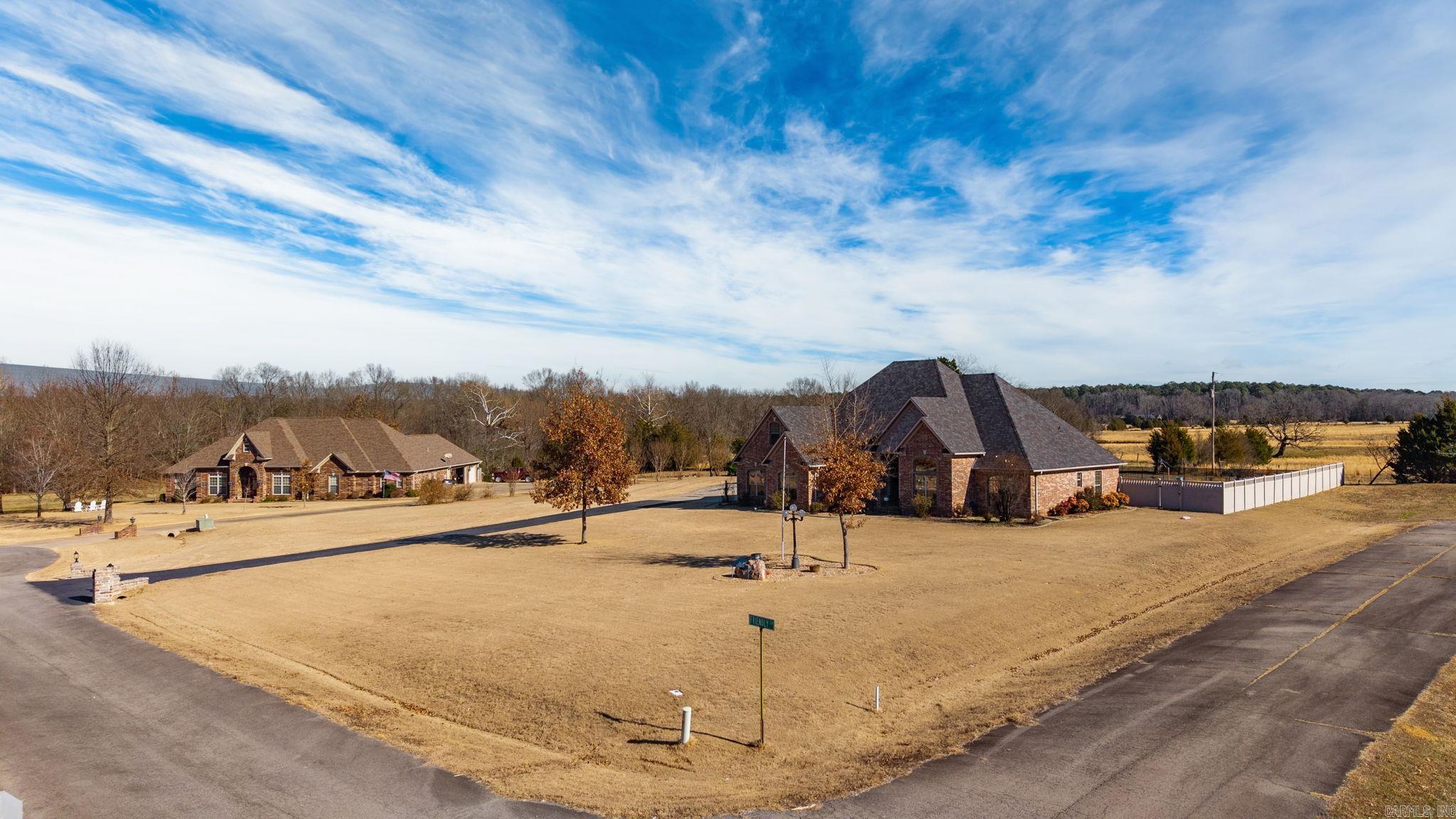 4 Friendly  Greenbrier, AR