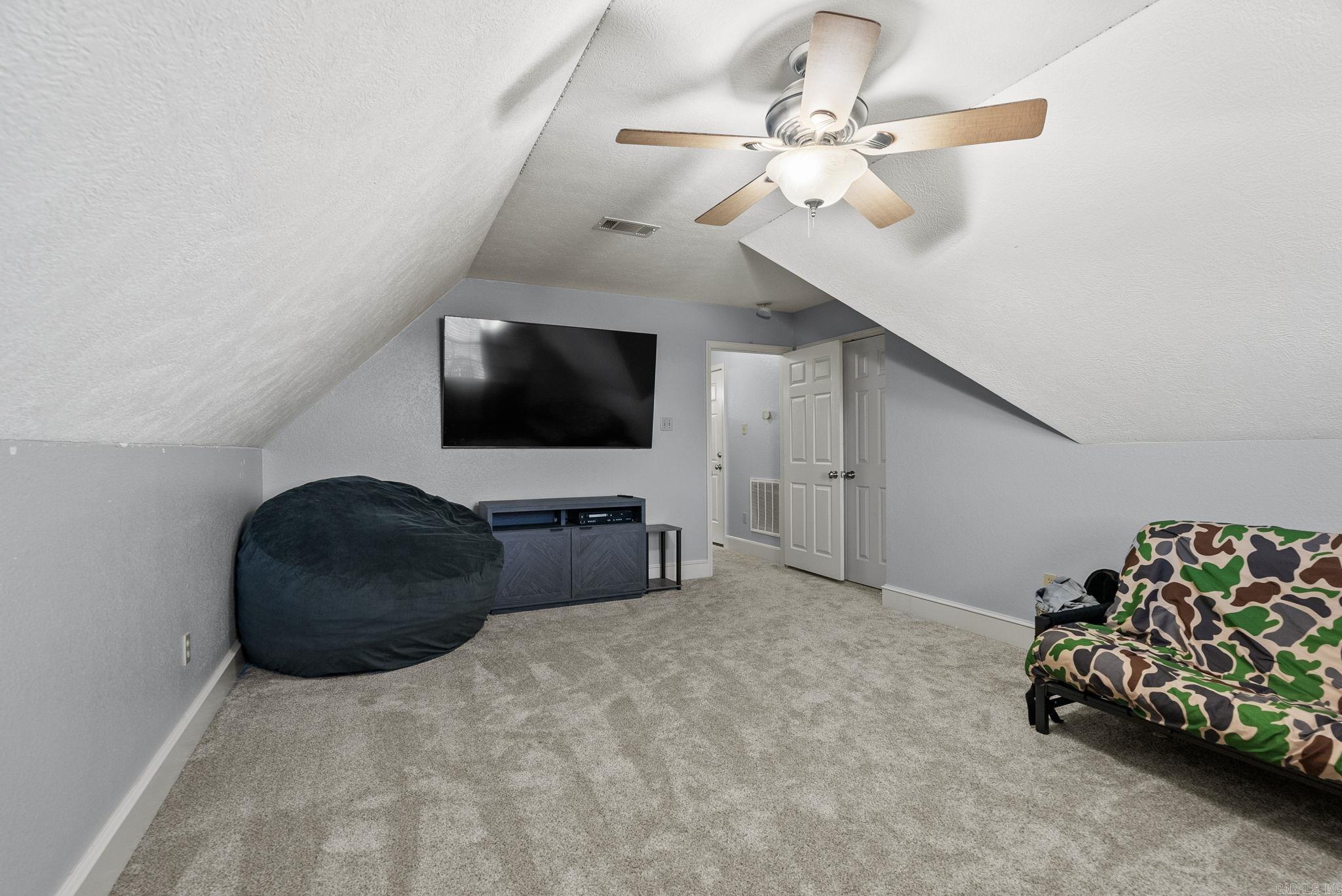 4 Friendly  Greenbrier, AR