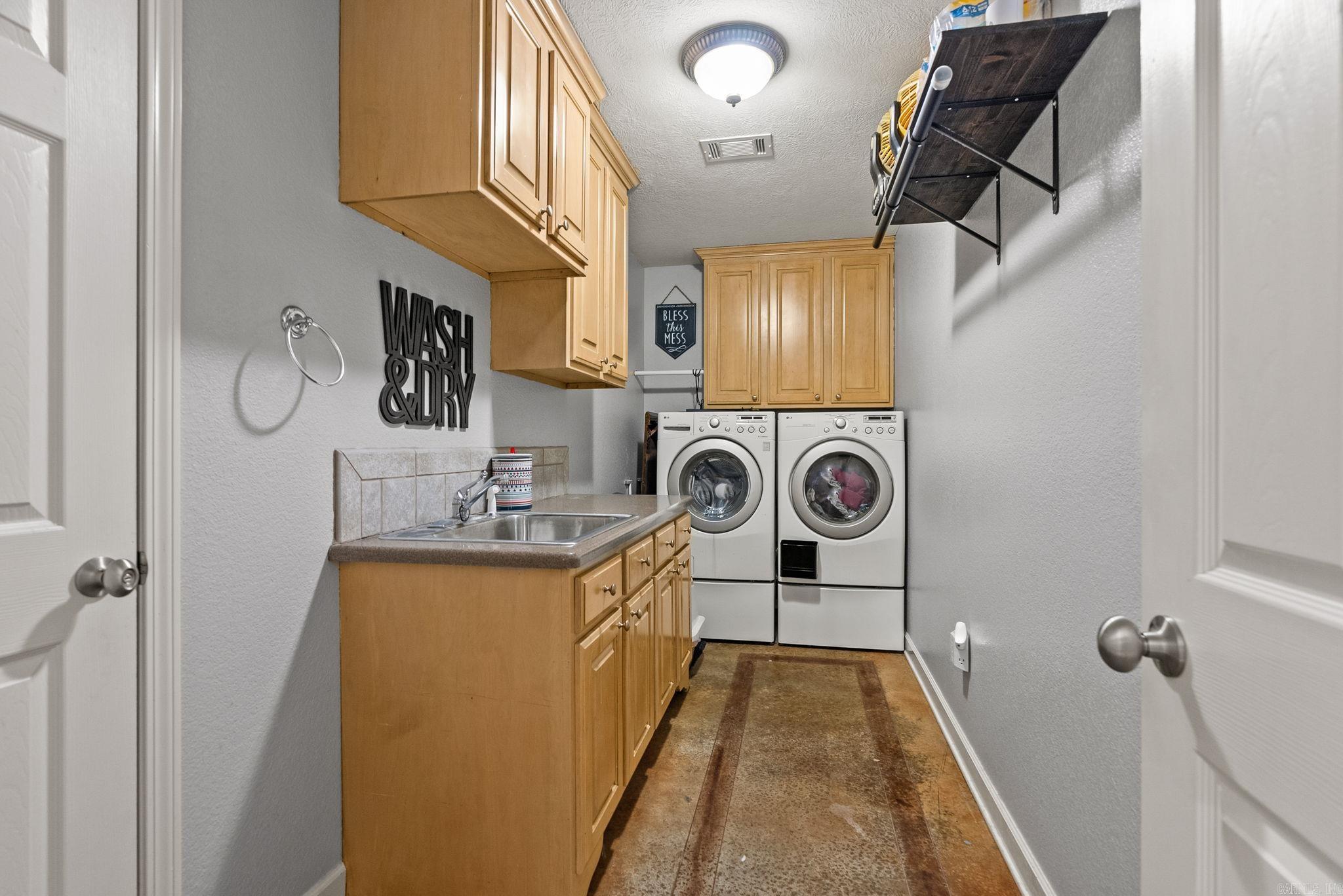 4 Friendly  Greenbrier, AR