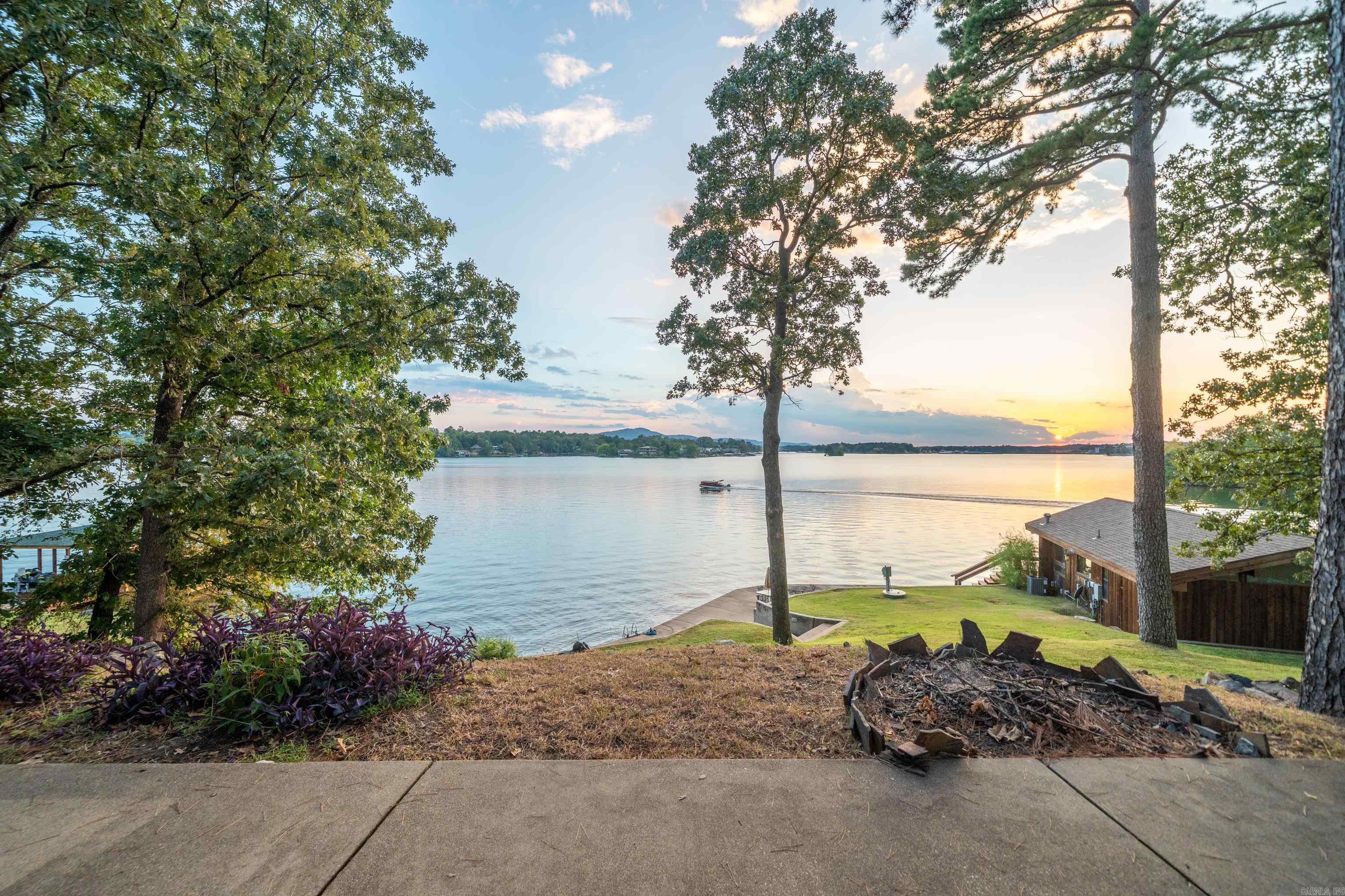 820 Lakeland Pt  Hot Springs, AR