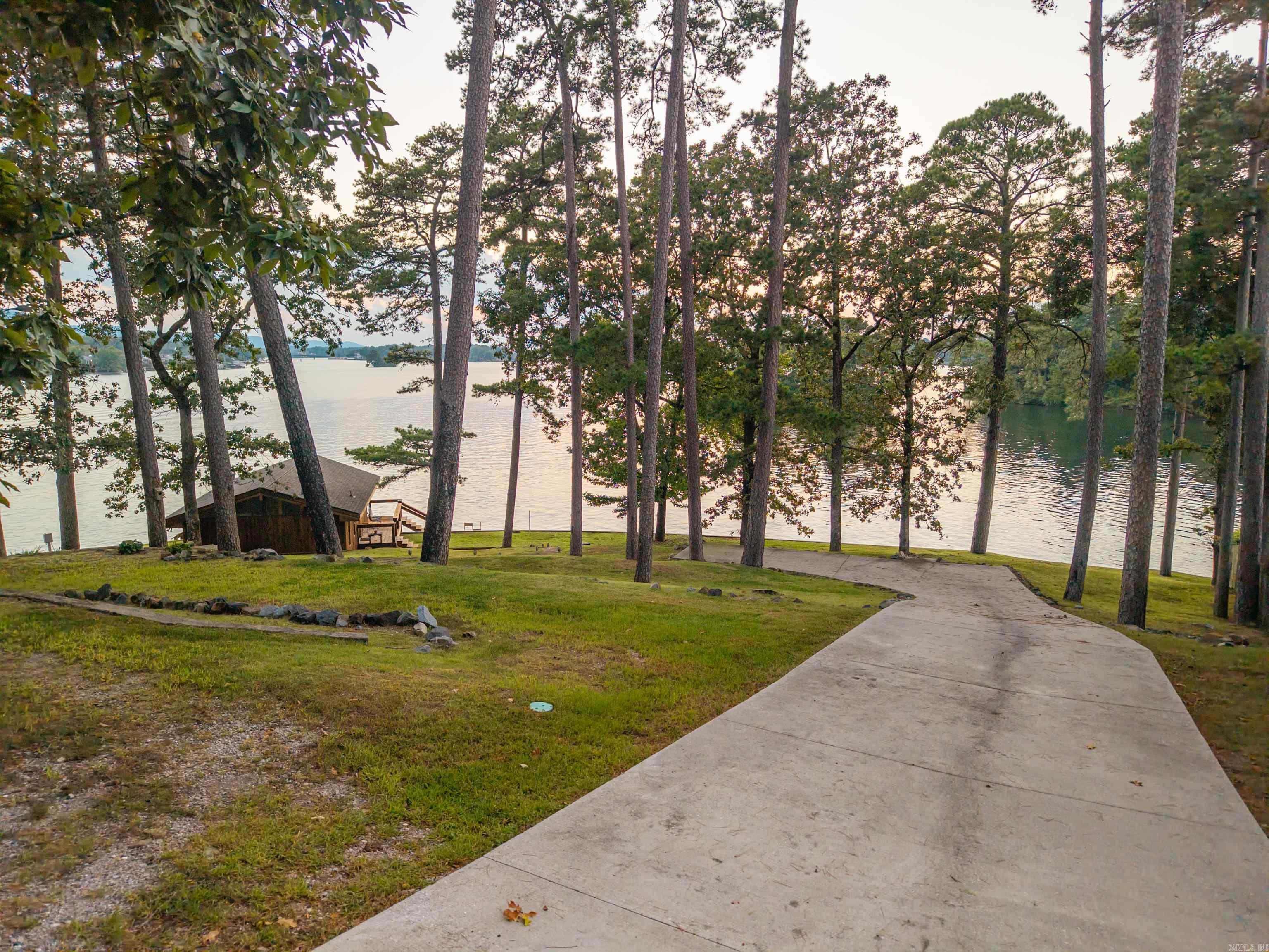 820 Lakeland Pt  Hot Springs, AR