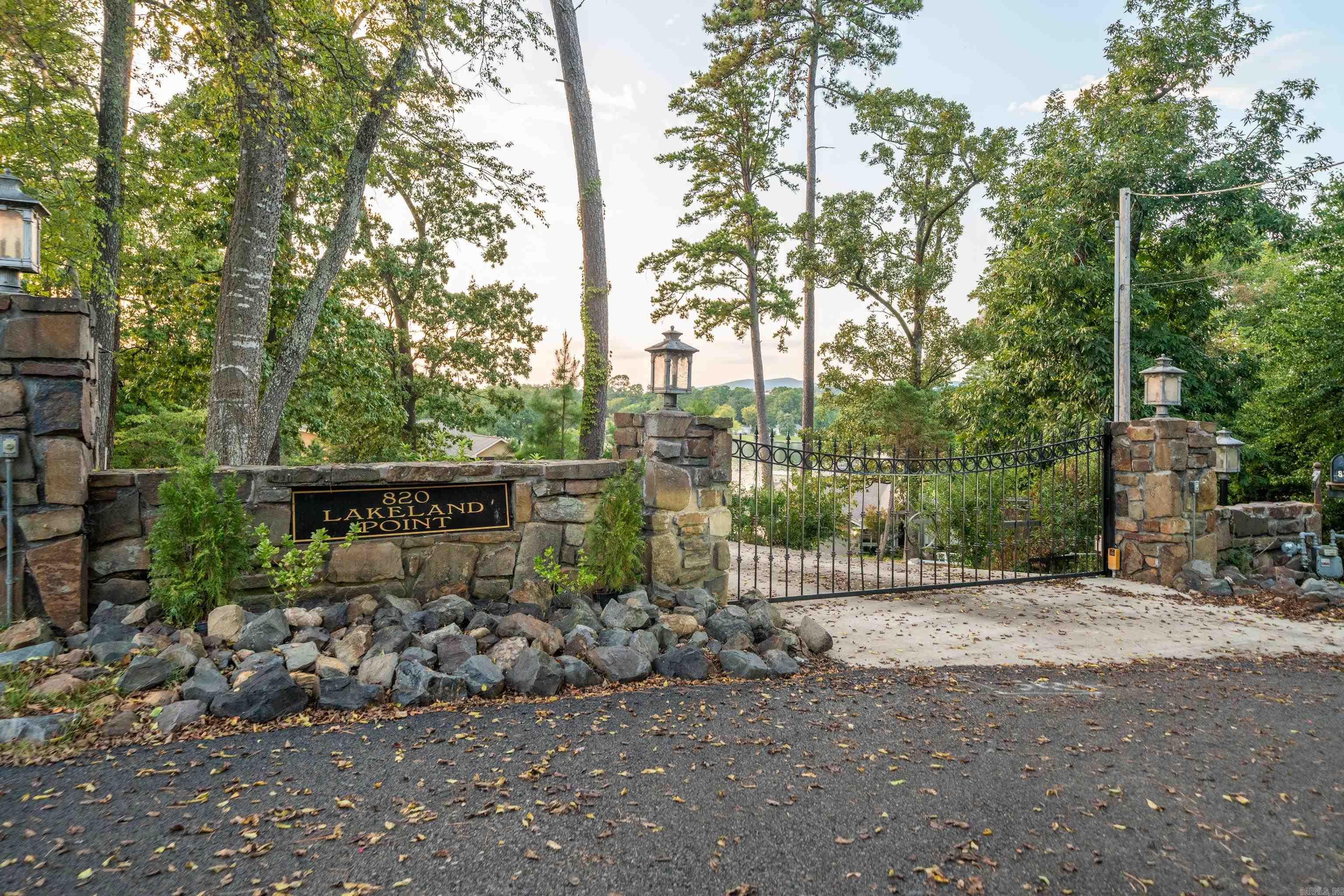 820 Lakeland Pt  Hot Springs, AR