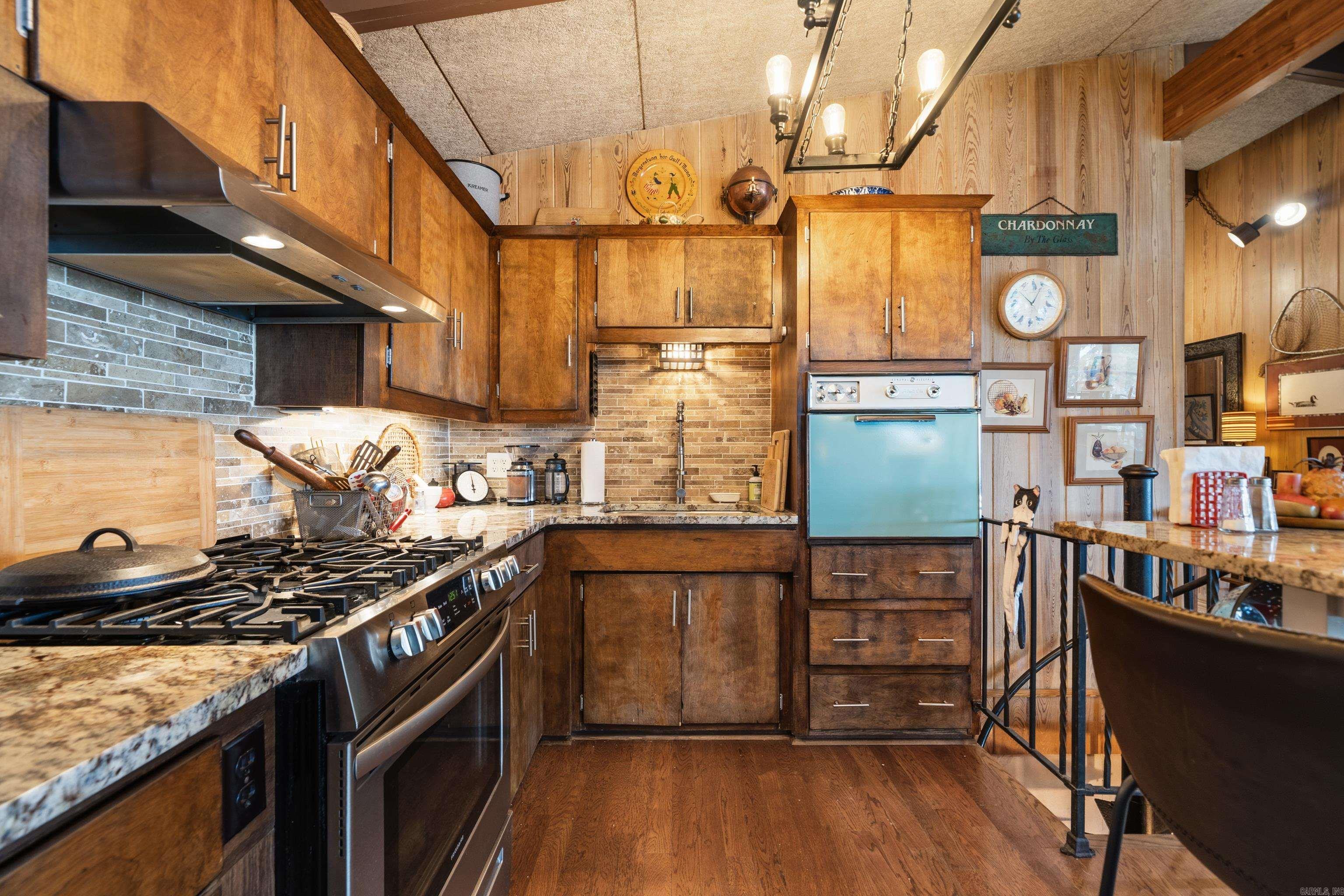 820 Lakeland Pt  Hot Springs, AR