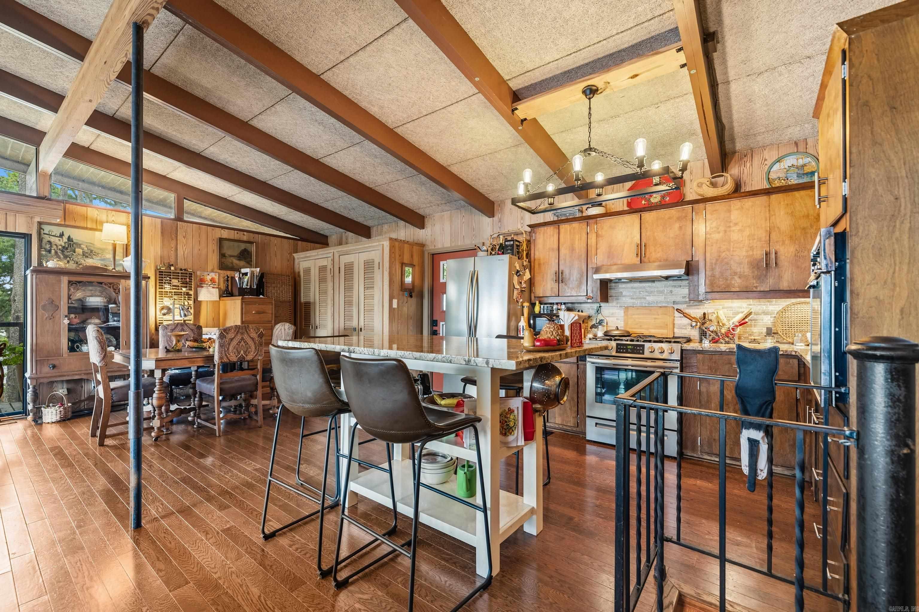 820 Lakeland Pt  Hot Springs, AR