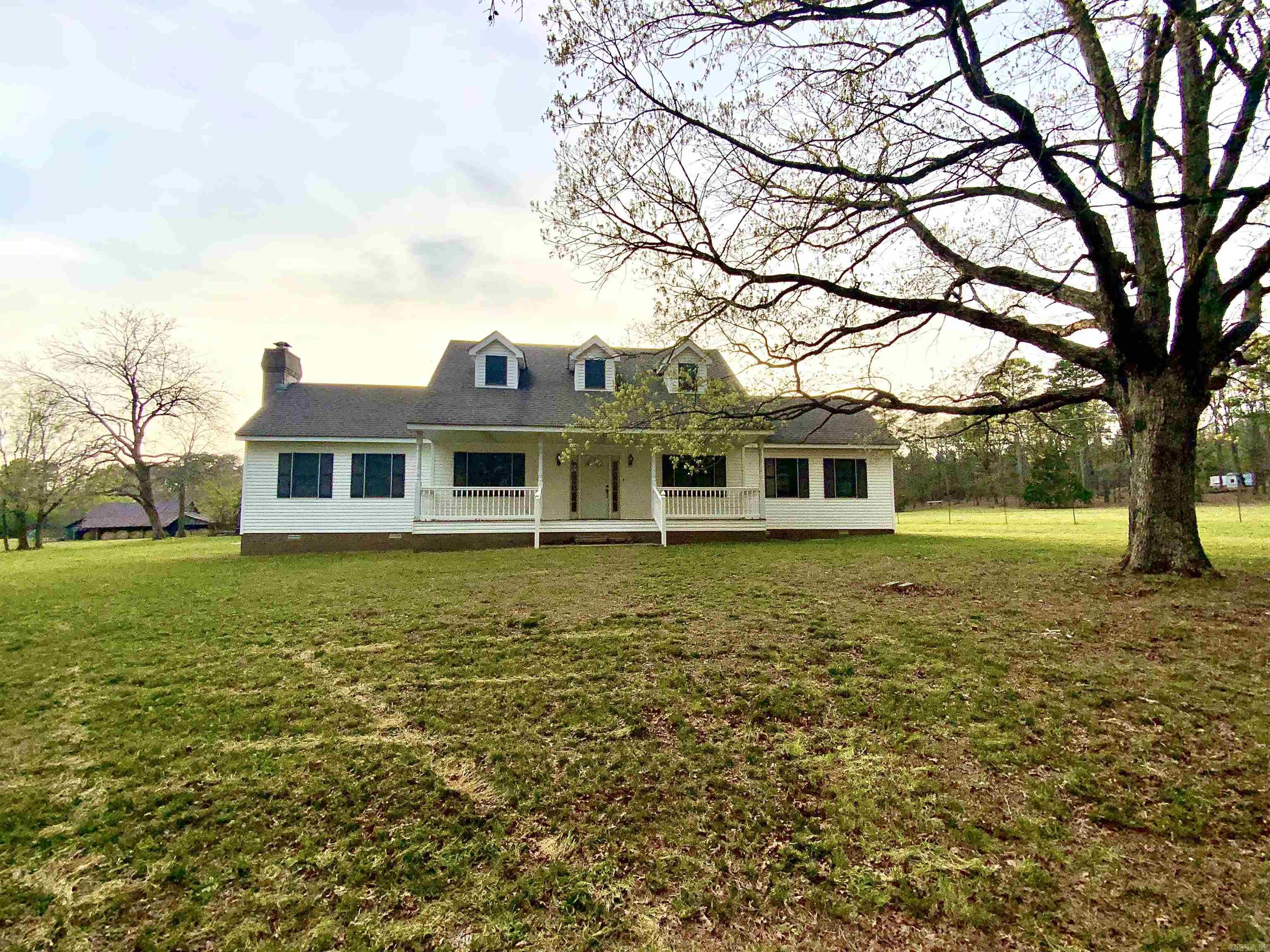 949 DeKalb Road Tumbling Shoals, AR 72581