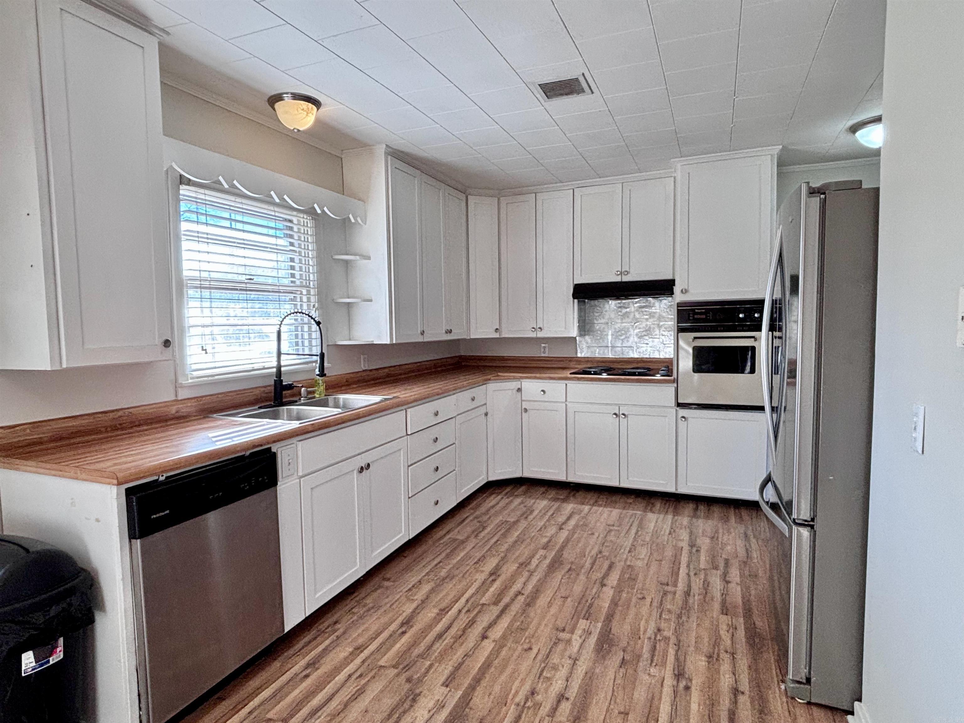 916 Twin Oaks Ave  Jonesboro, AR