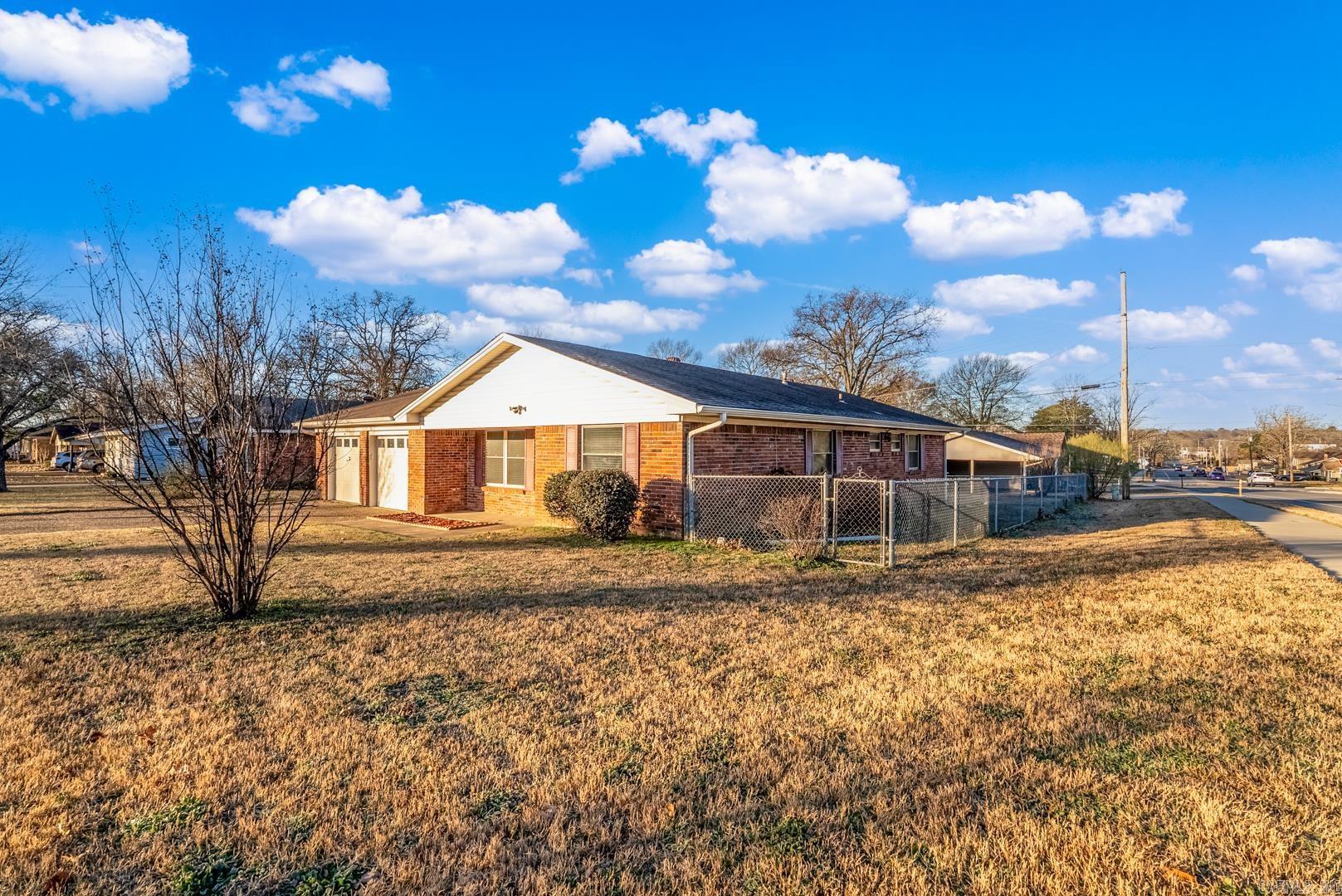 9325 Woodbine  Sherwood, AR