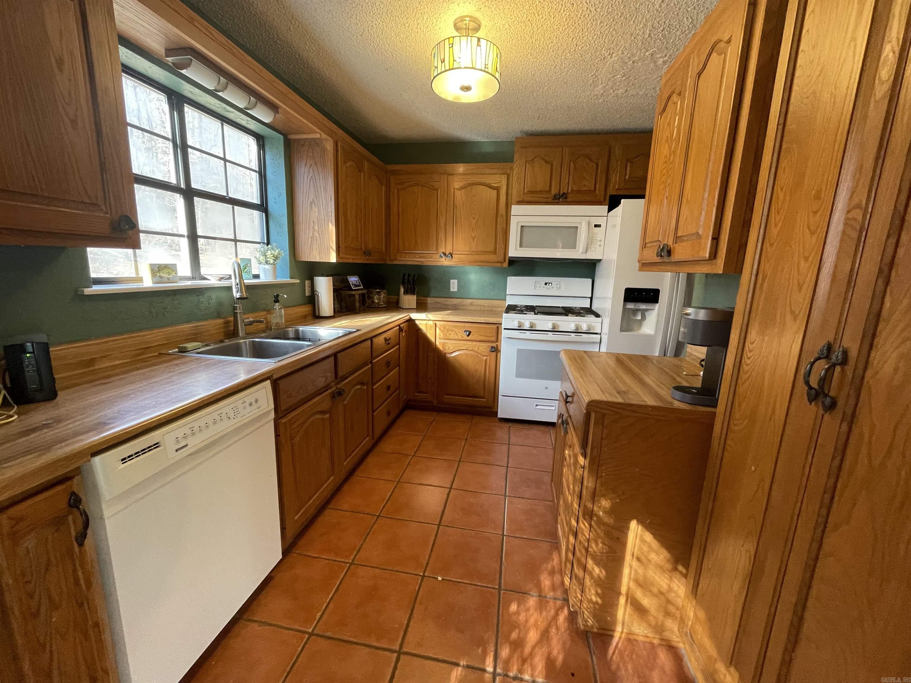 272 & 222 Peace Mountain Road  Mountain View, AR