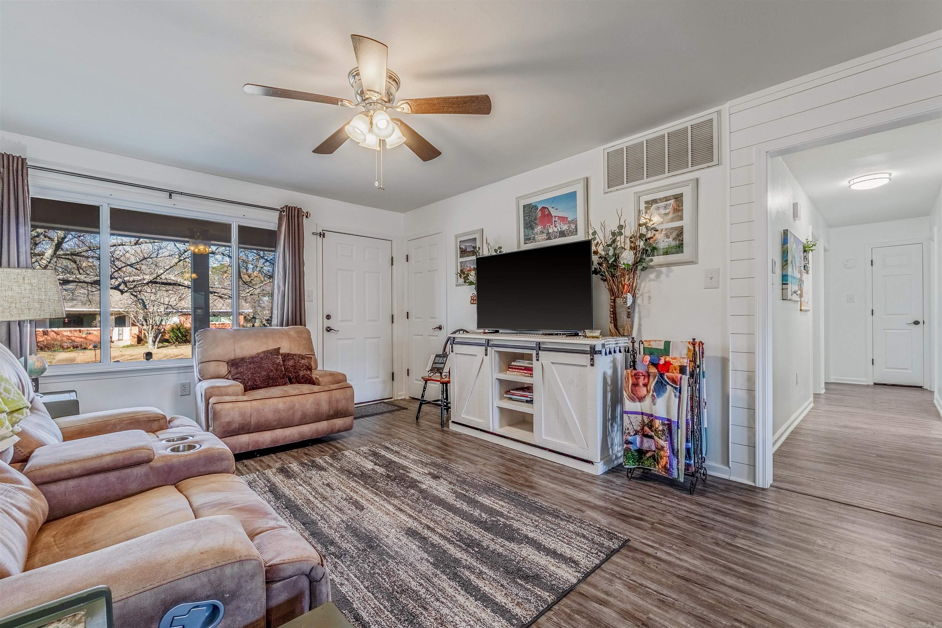 131 Cloverdale Boulevard Searcy, AR 72143