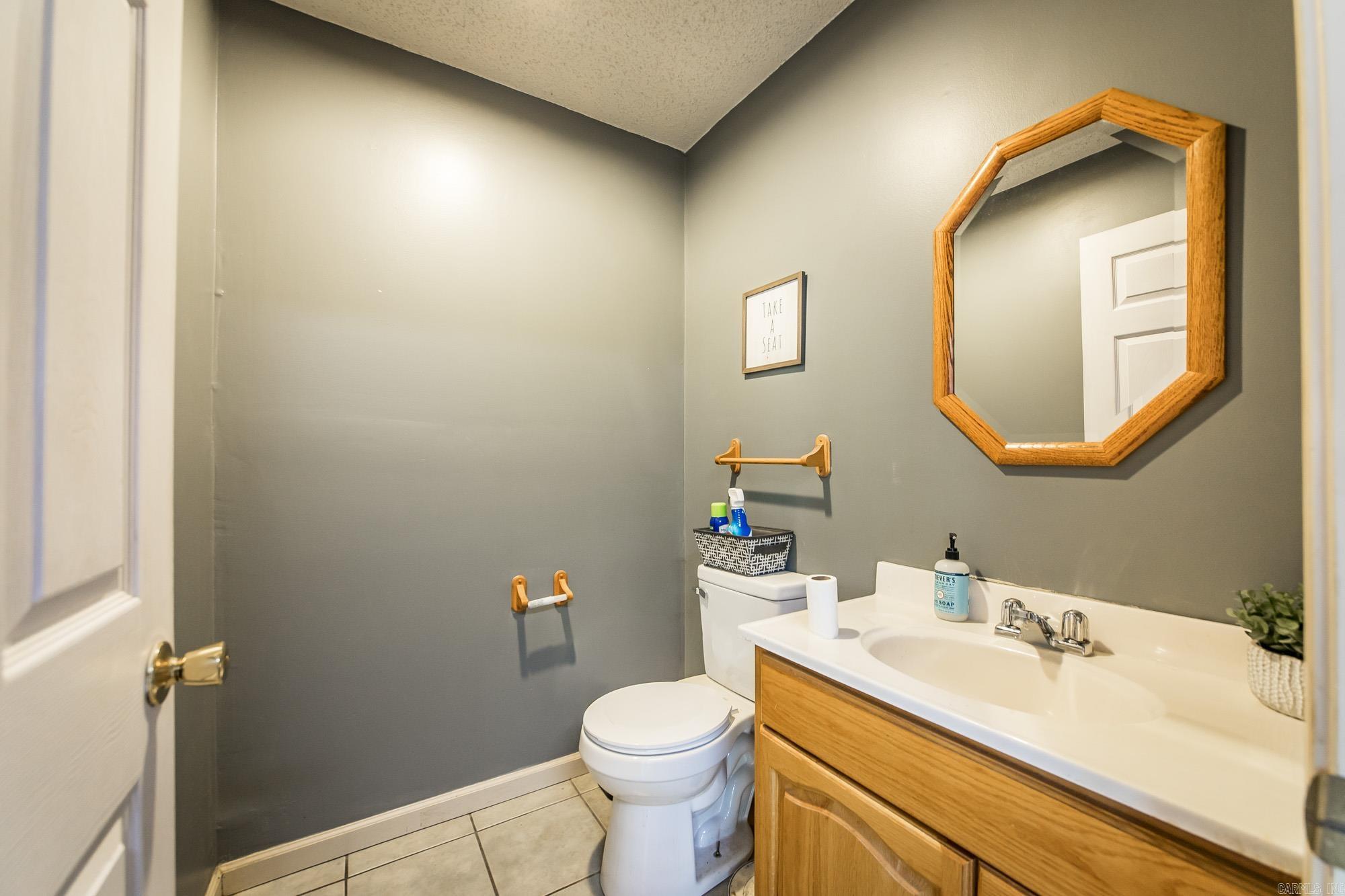 102 Main  England, AR