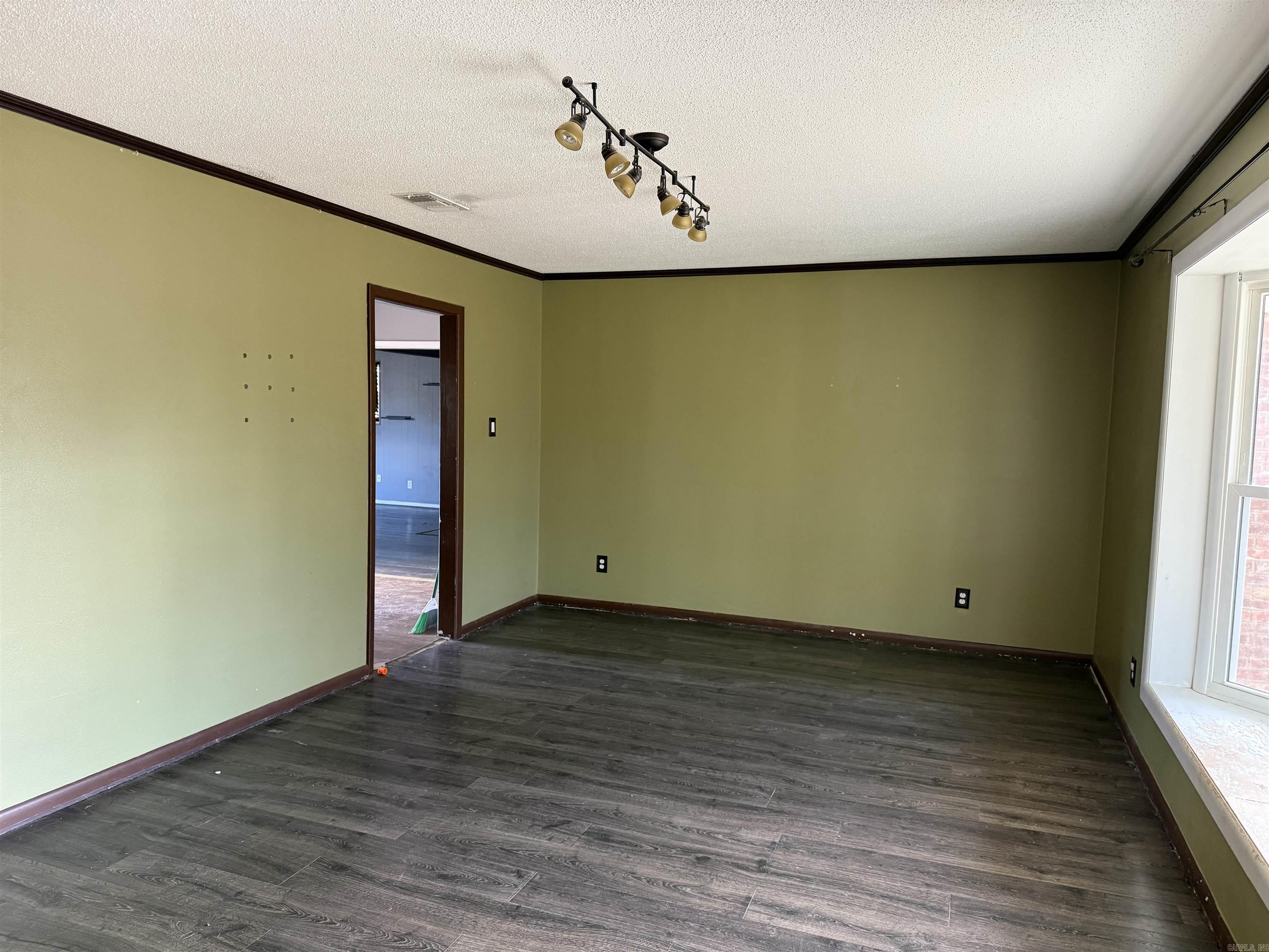 909 Oakhurst  Jacksonville, AR