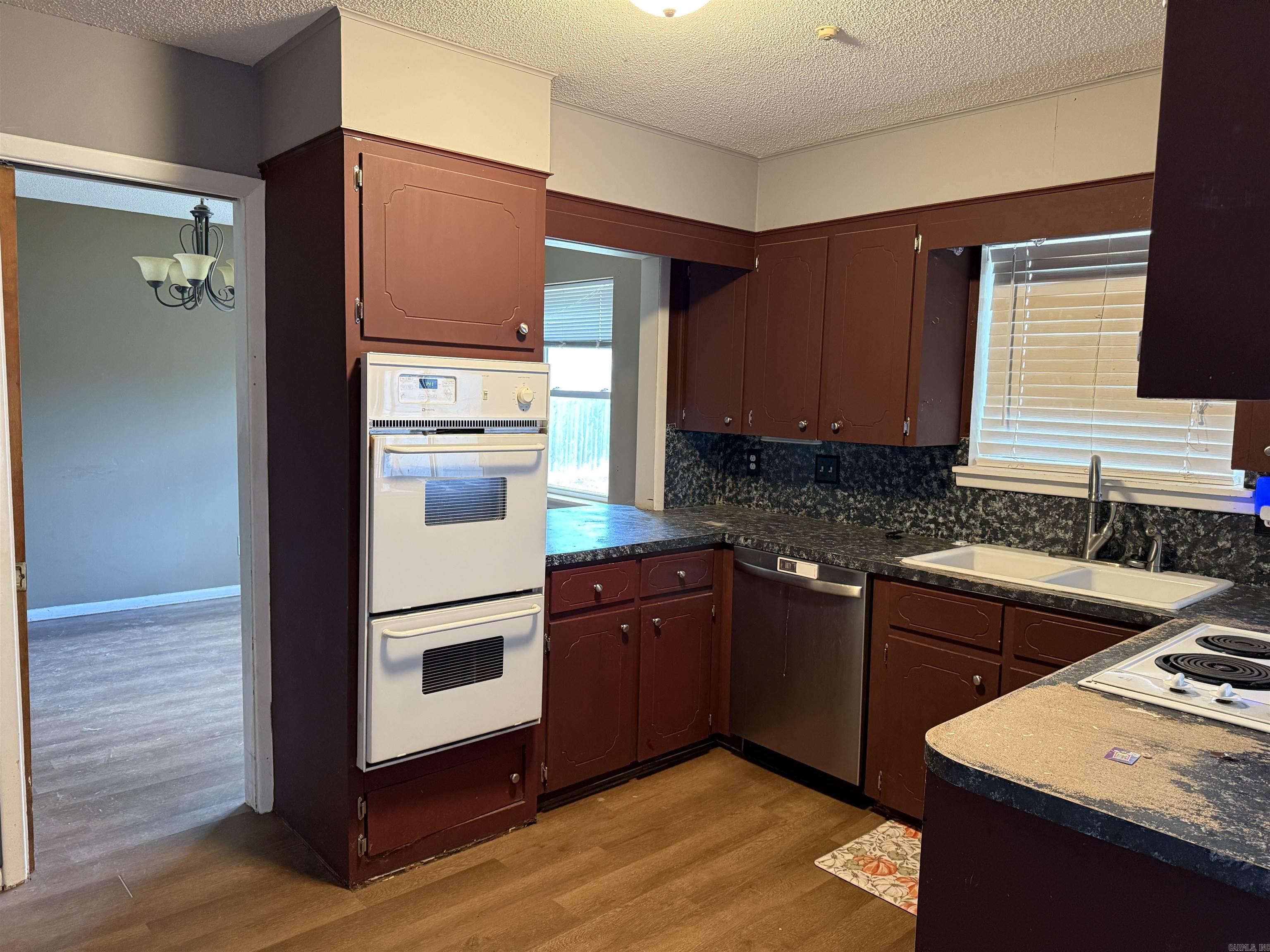 909 Oakhurst  Jacksonville, AR