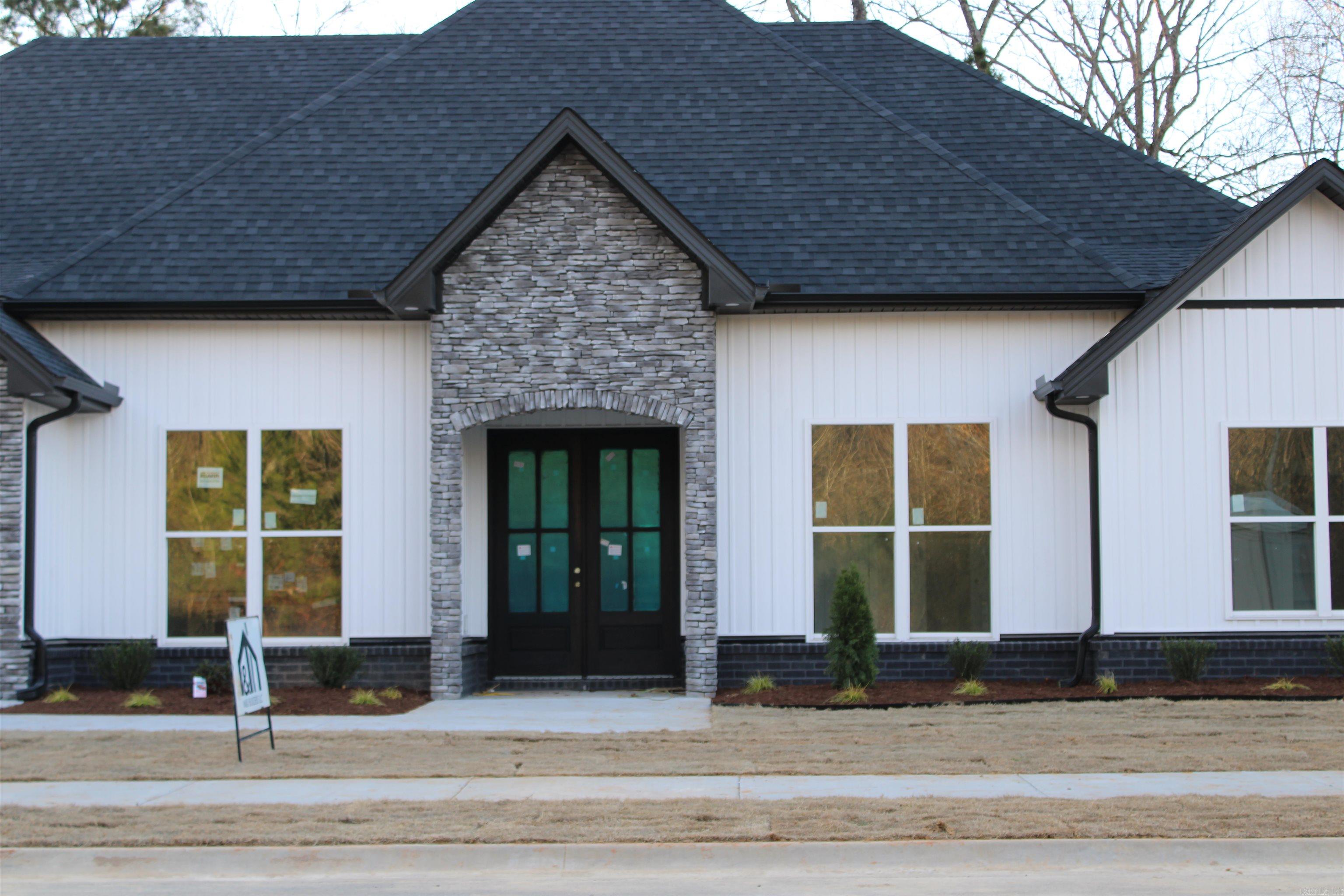 6193 Creekwater  Alexander, AR