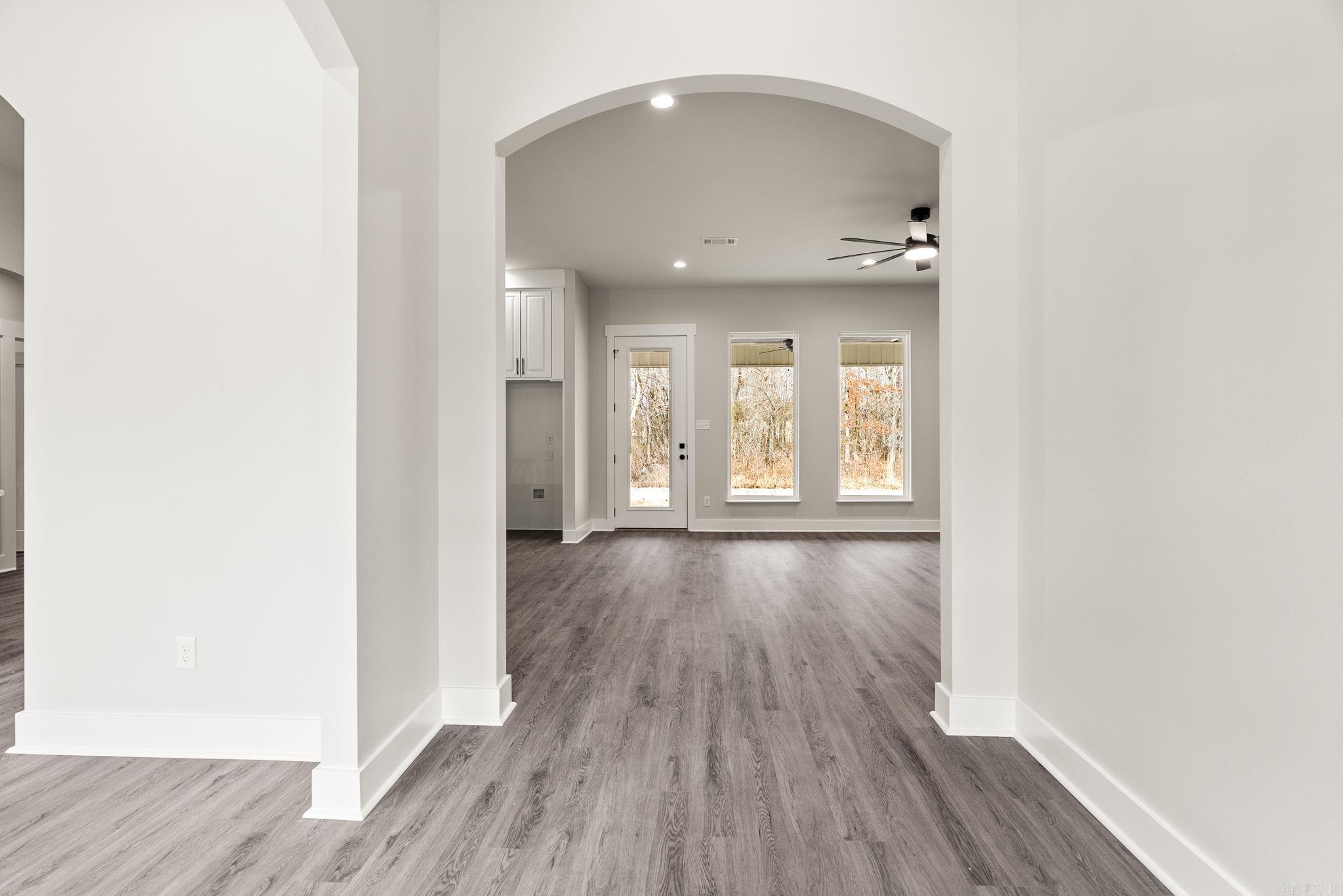 6193 Creekwater  Alexander, AR