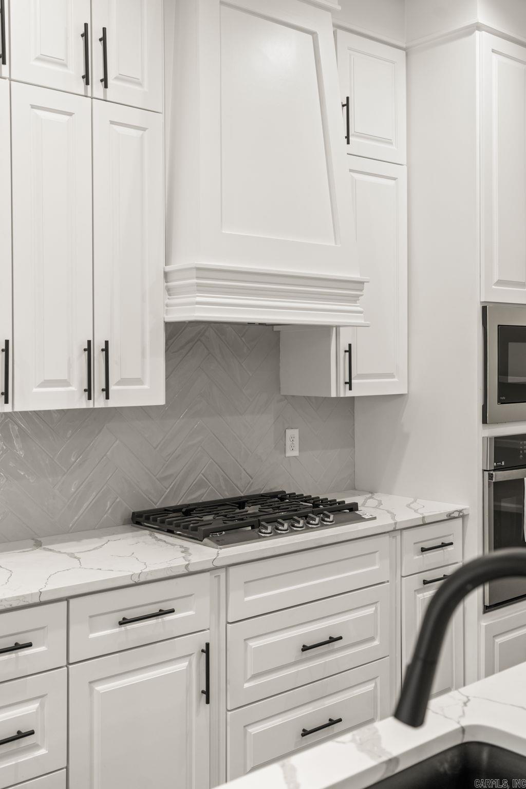 6193 Creekwater  Alexander, AR