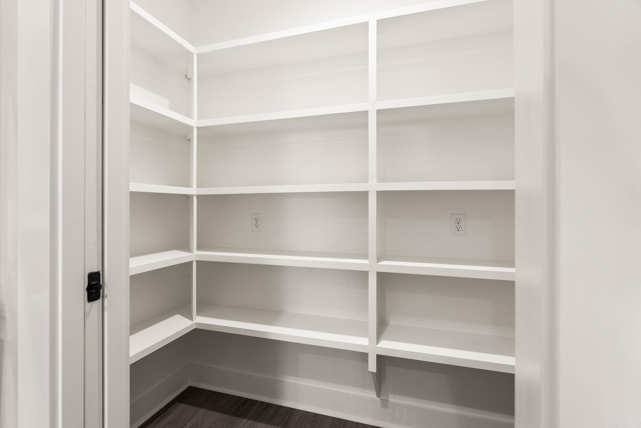 6193 Creekwater  Alexander, AR