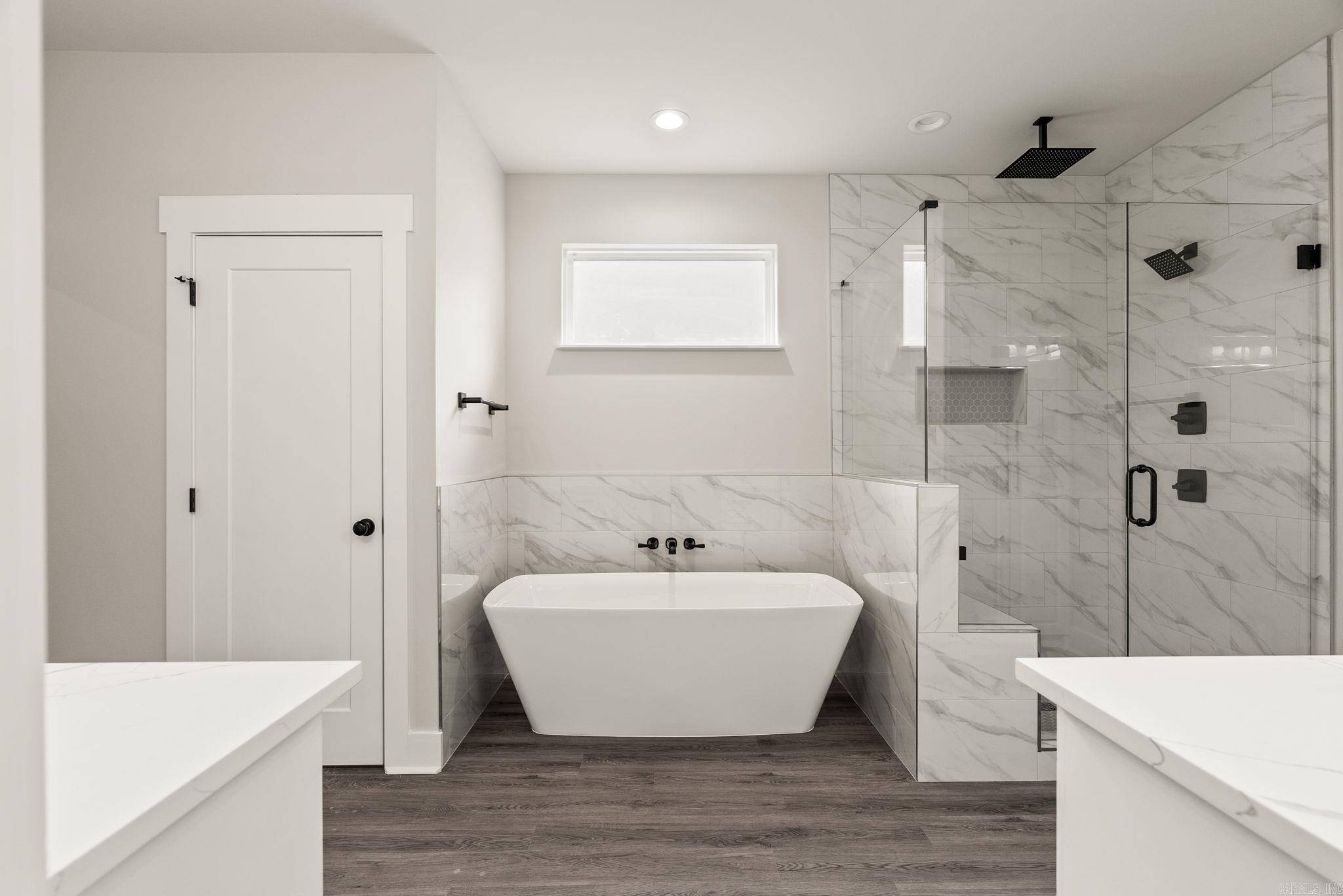 6193 Creekwater  Alexander, AR