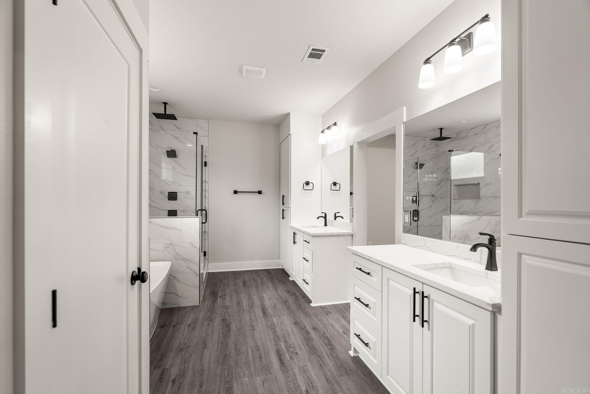 6193 Creekwater  Alexander, AR