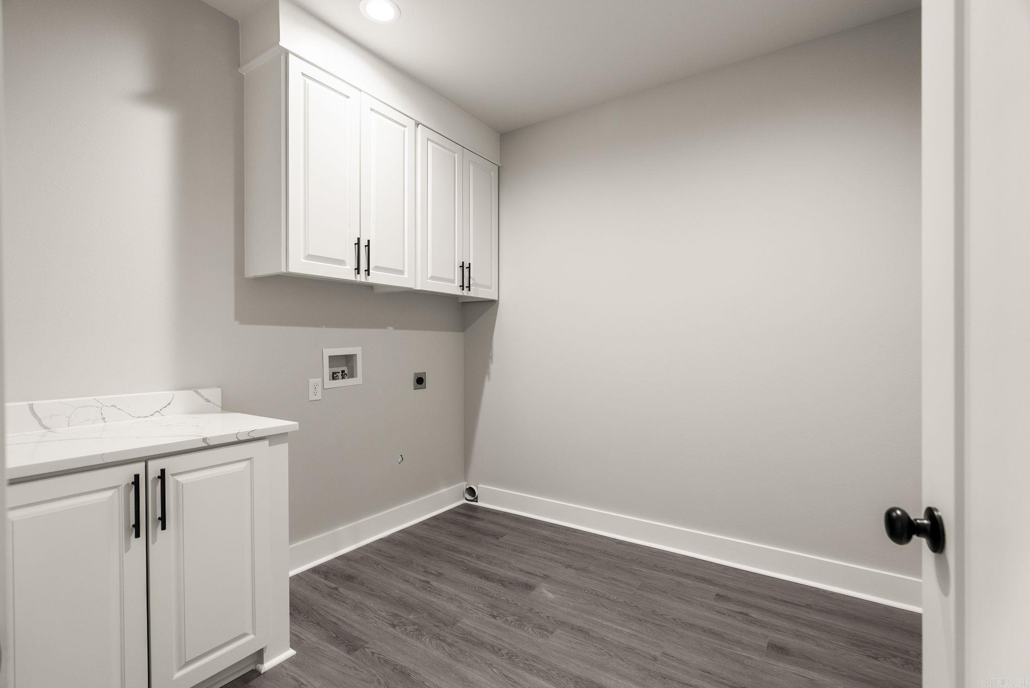 6193 Creekwater  Alexander, AR