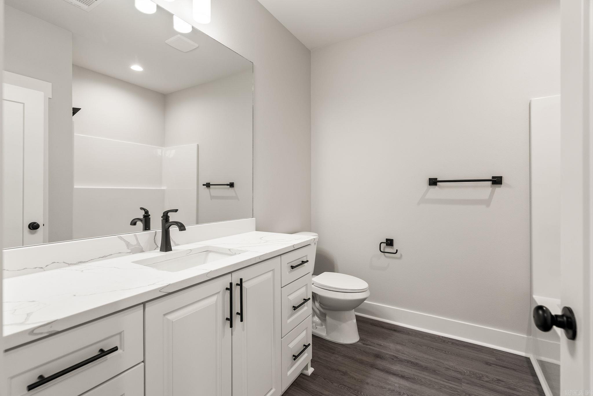 6193 Creekwater  Alexander, AR