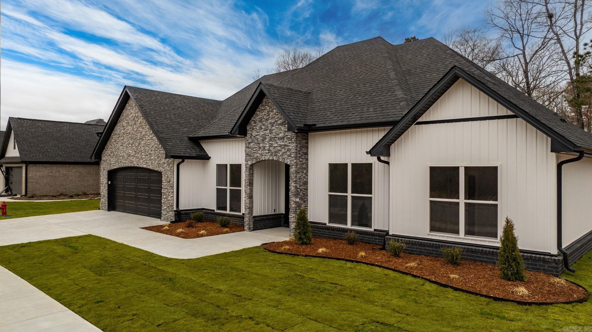 6193 Creekwater  Alexander, AR