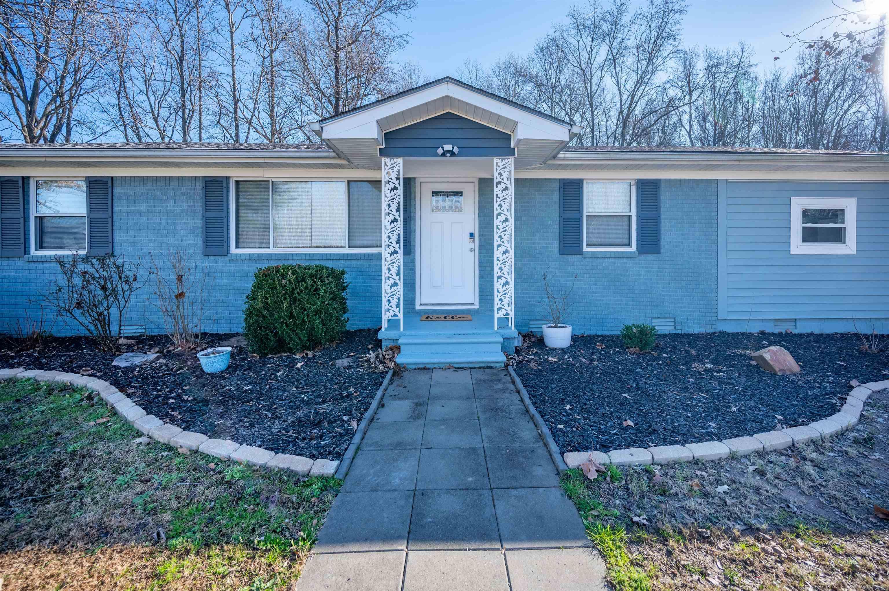 635 S Oak Grove  Lonoke, AR