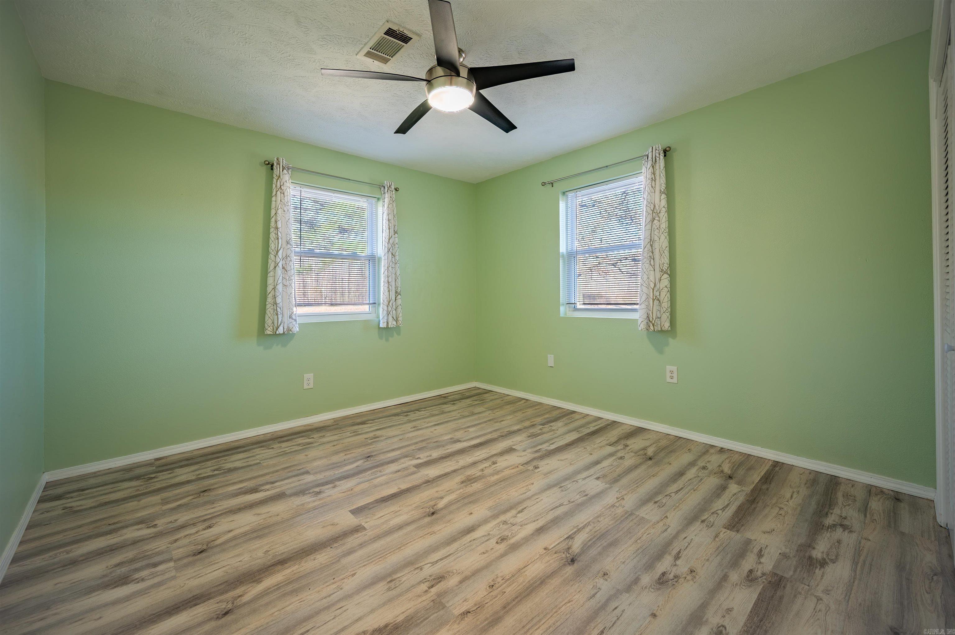 635 S Oak Grove  Lonoke, AR