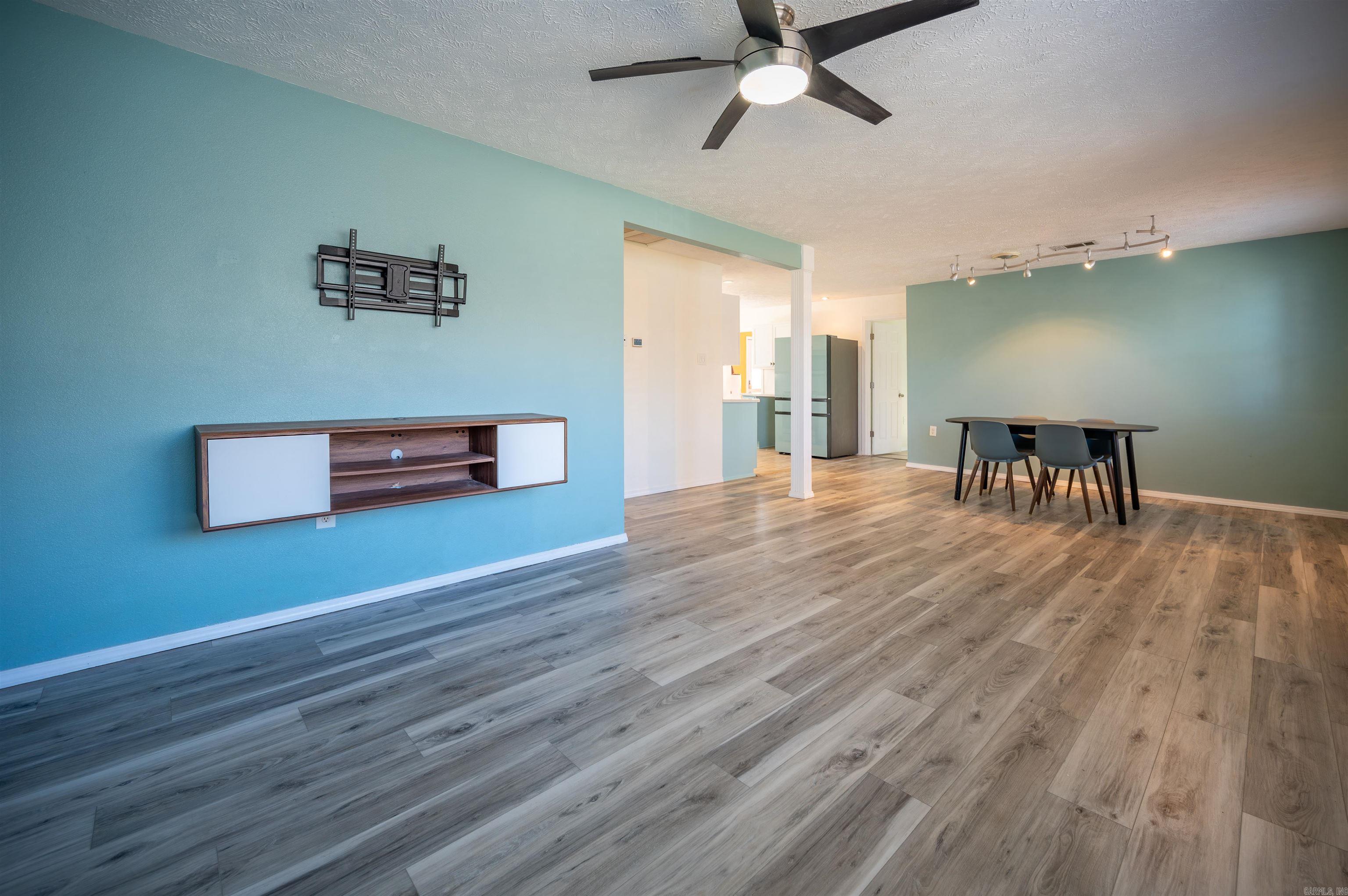 635 S Oak Grove  Lonoke, AR