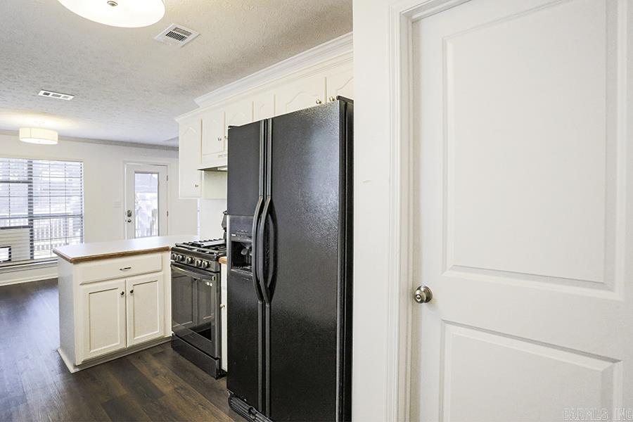 8 Garden Oaks Drive  Maumelle, AR