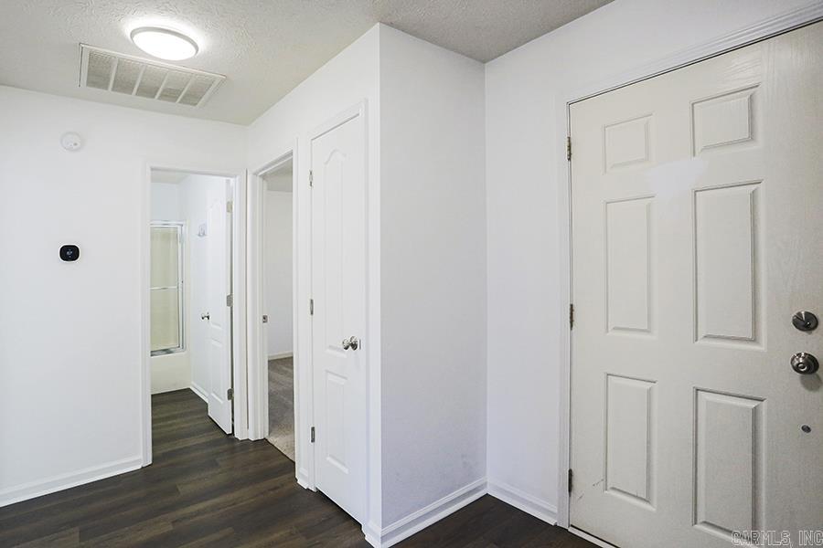 8 Garden Oaks Drive  Maumelle, AR