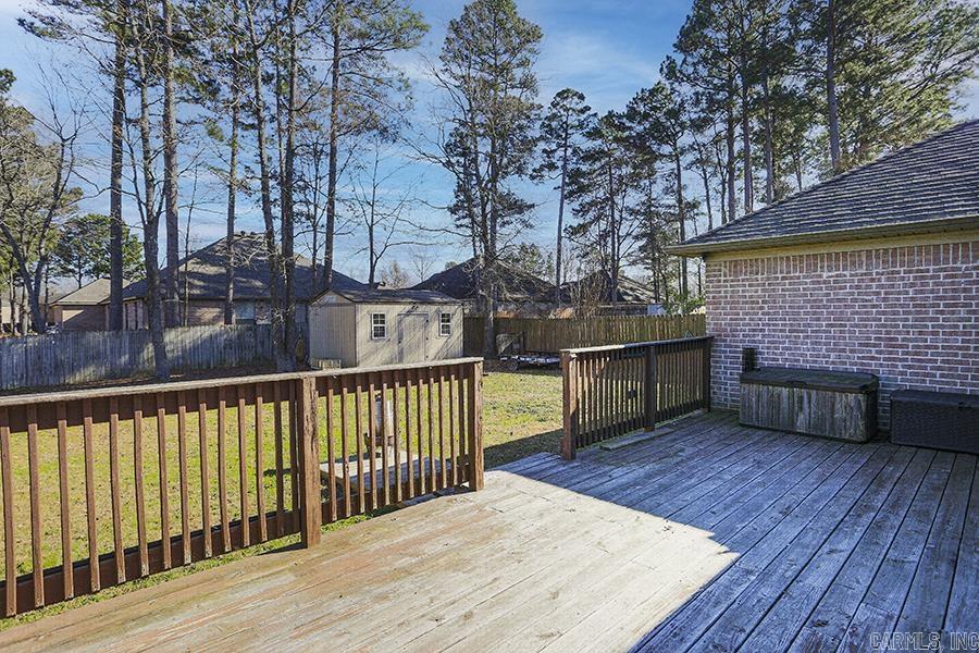 8 Garden Oaks Drive  Maumelle, AR
