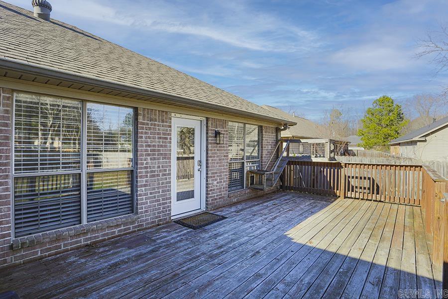 8 Garden Oaks Drive  Maumelle, AR