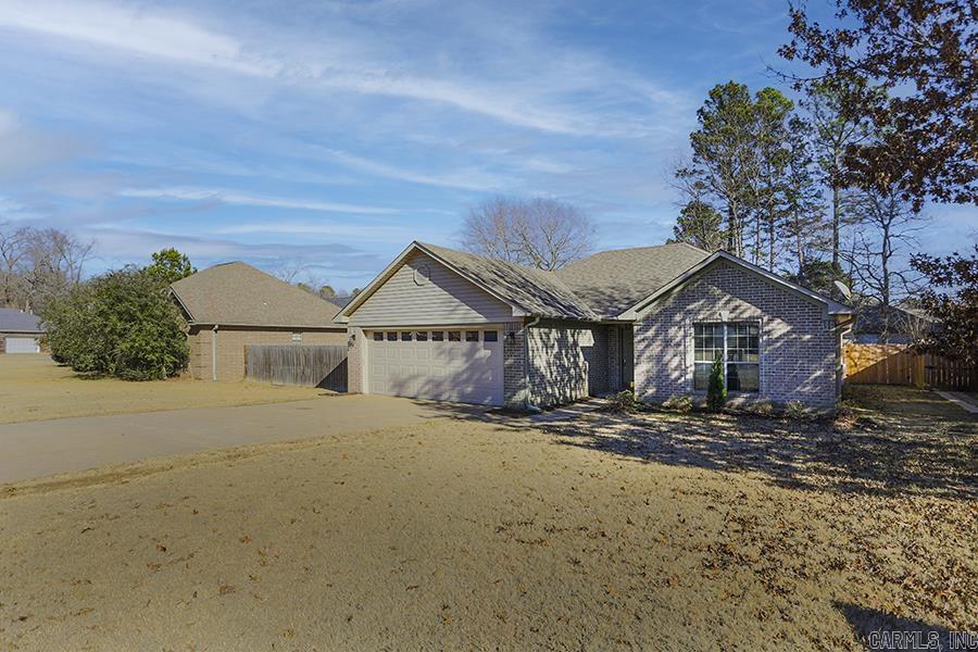 8 Garden Oaks Drive  Maumelle, AR