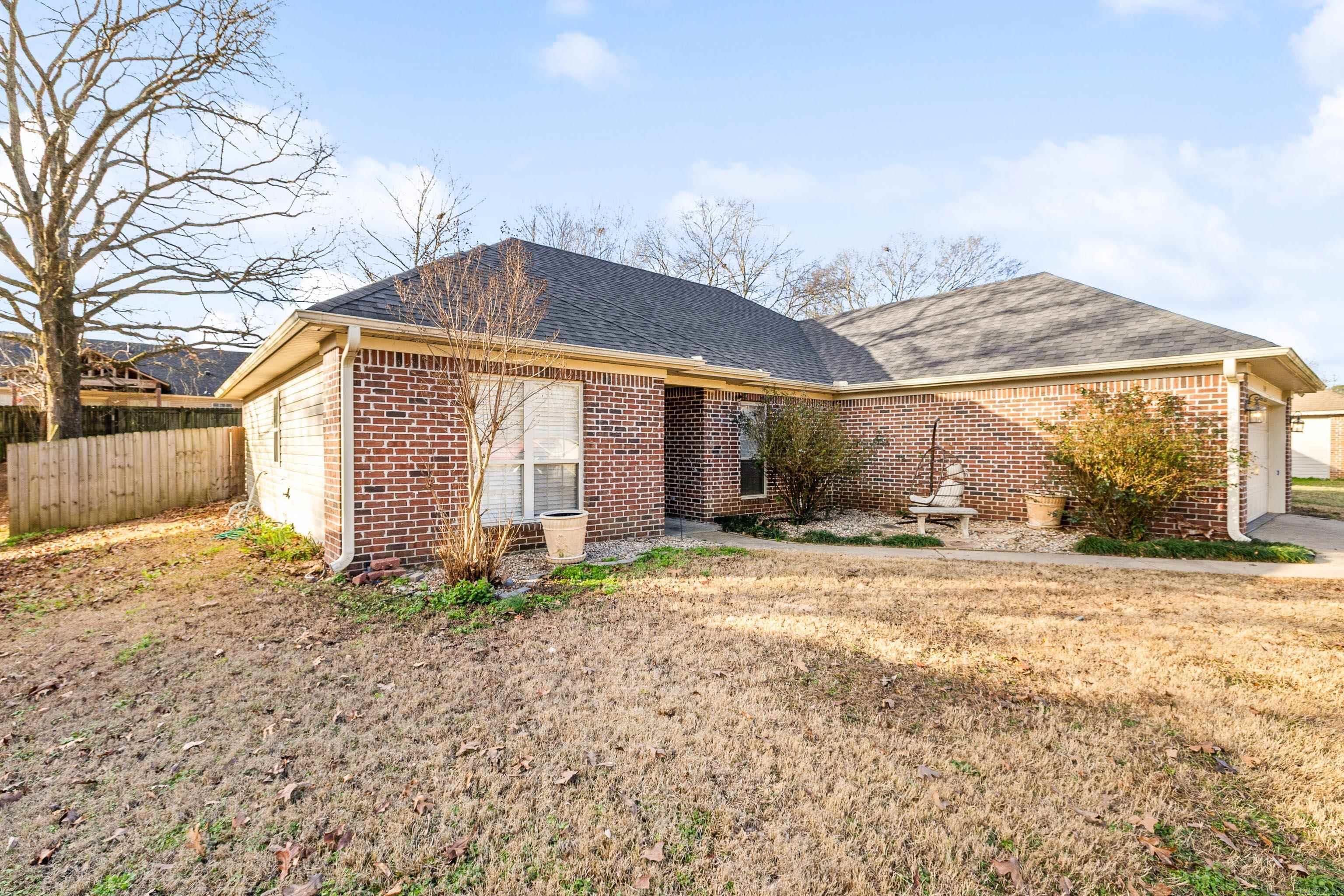 350 Meadow Creek  Haskell, AR