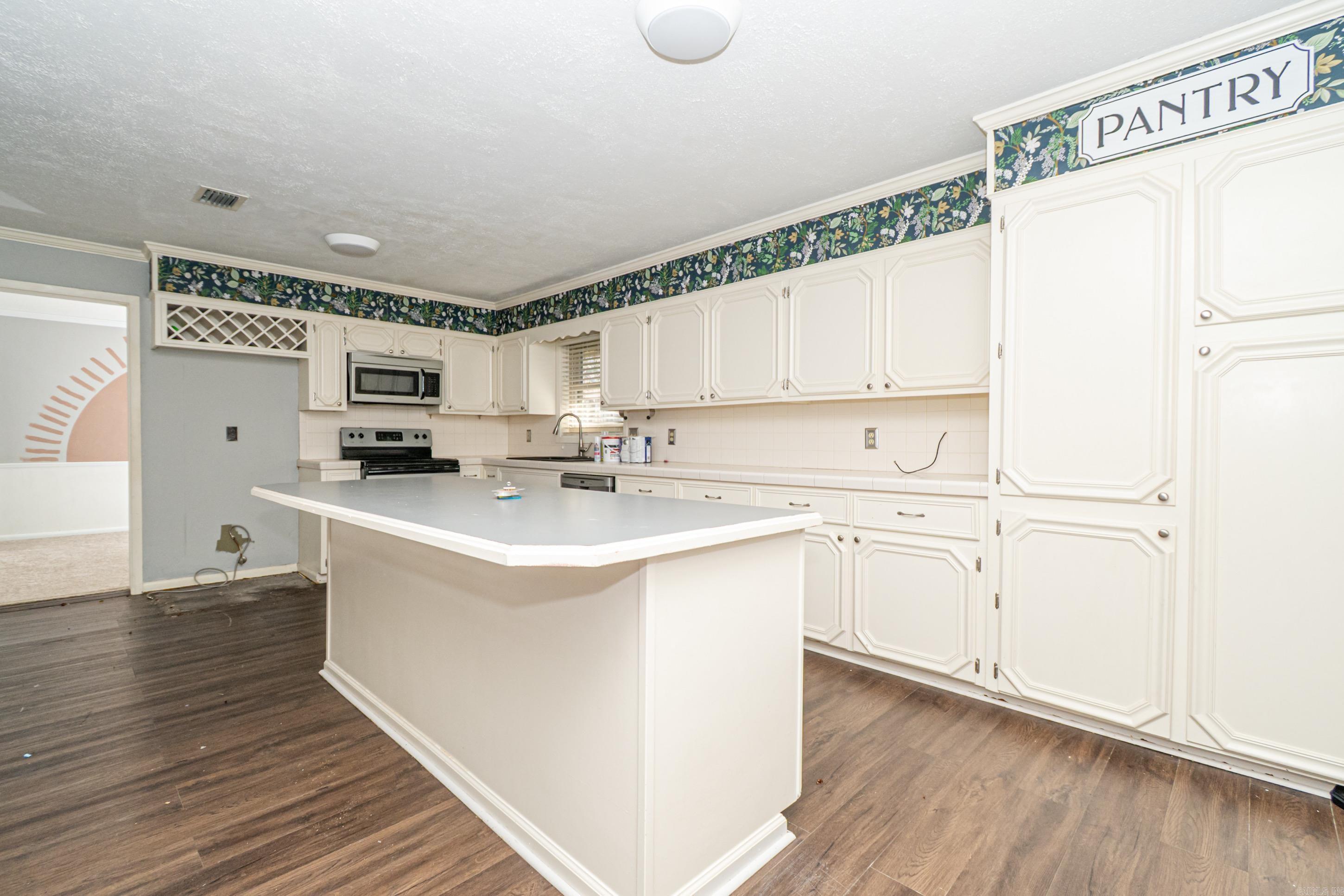 1212 N Main St  Monticello, AR