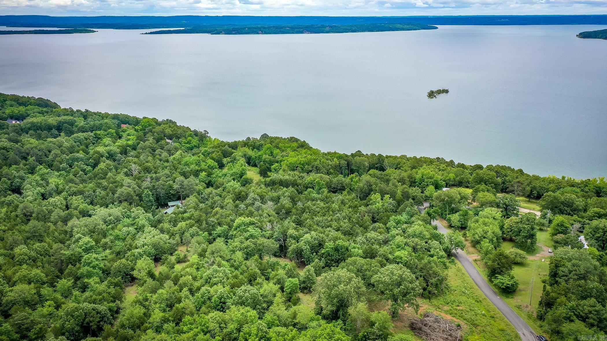 1631 Fox Chase  Greers Ferry, AR