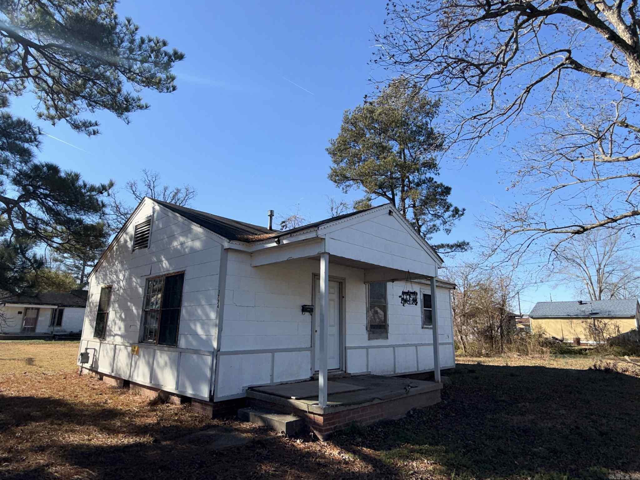 1734 E Circle  Pine Bluff, AR