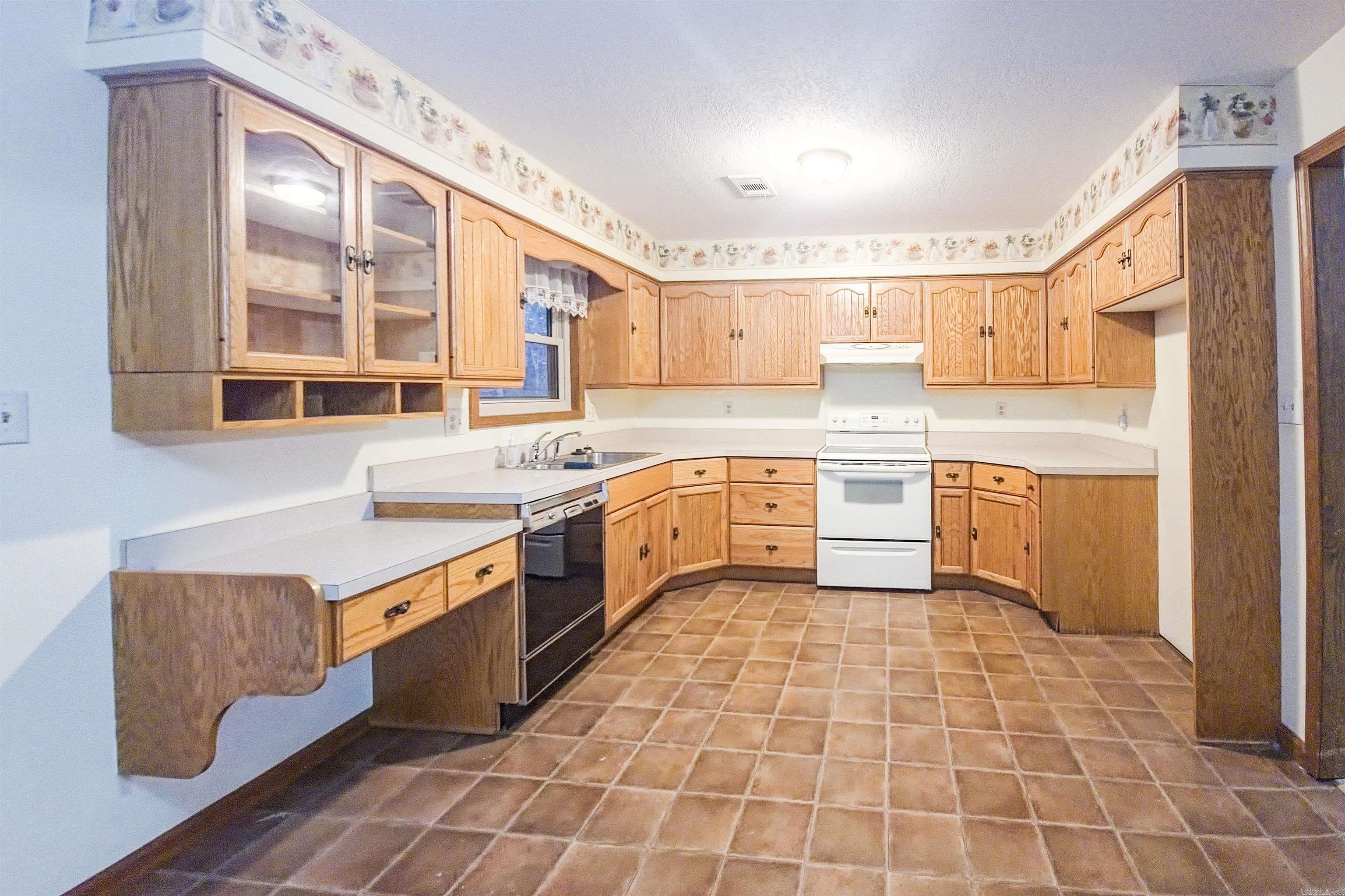 212 Rock Hill  Fairfield Bay, AR