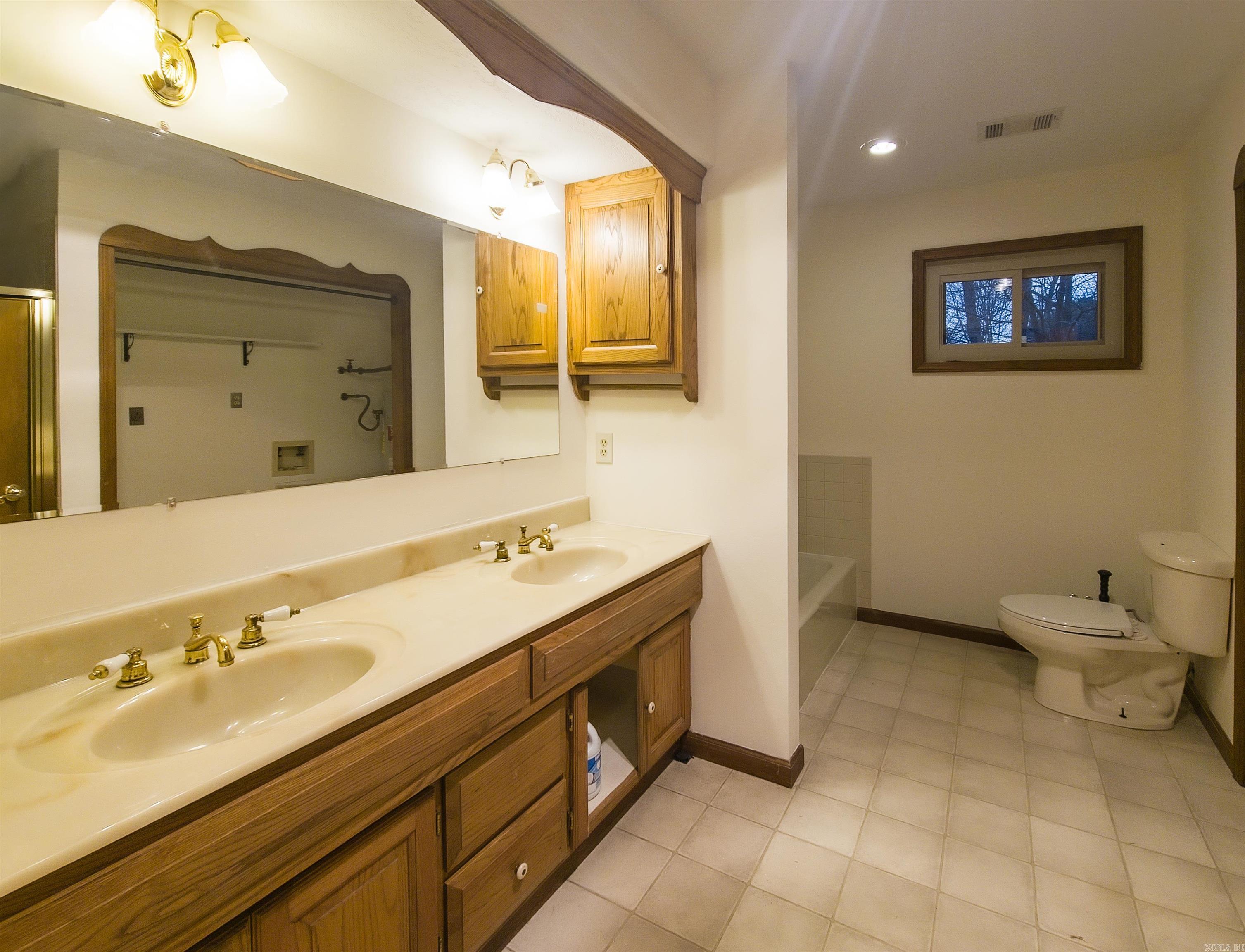 212 Rock Hill  Fairfield Bay, AR