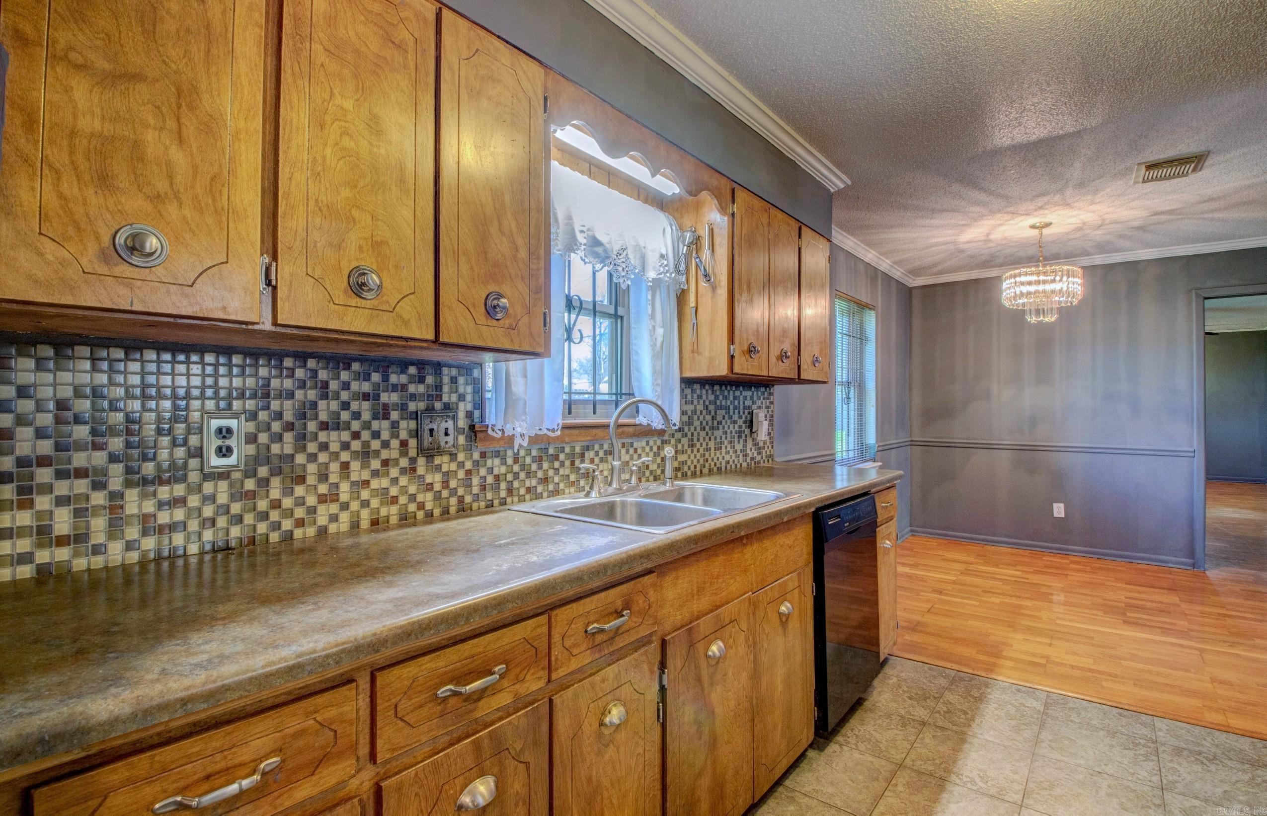 2023 S Izard St Little Rock, AR 72206