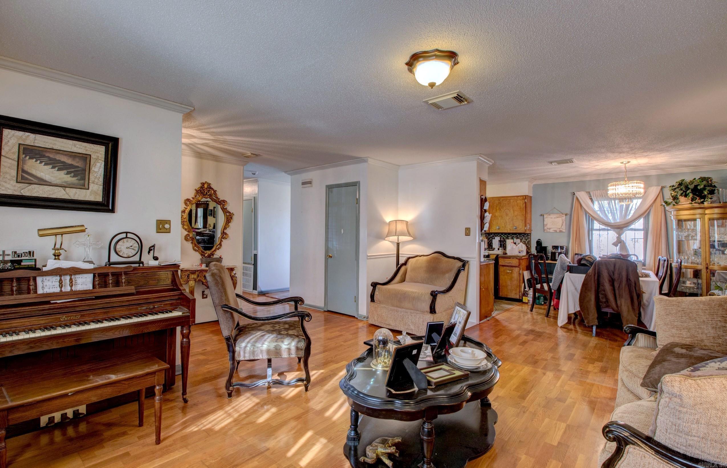 2023 S Izard St  Little Rock, AR