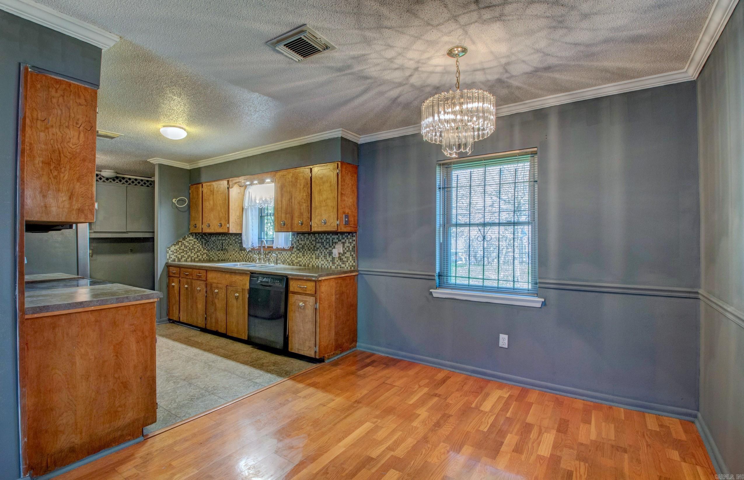 2023 S Izard St Little Rock, AR 72206